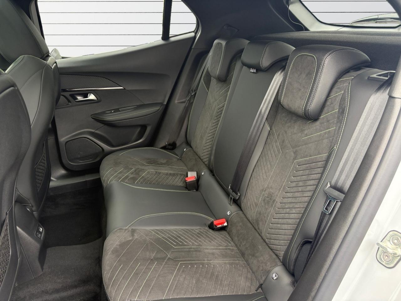 PEUGEOT 2008 HYBRID 145 GT 1.2 Hybrid 136 e-DCS6 + TOIT OUVR + CAMERA 360 + SIEGE ELEC MASSANT + ALCANTARA + TVA