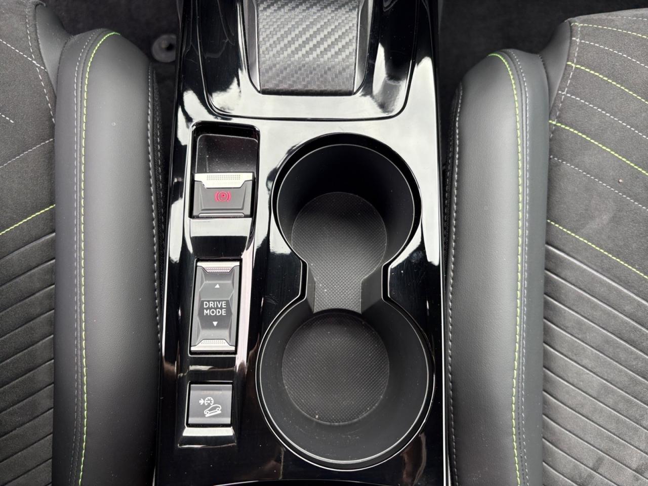 PEUGEOT 2008 HYBRID 145 GT 1.2 Hybrid 136 e-DCS6 + TOIT OUVR + CAMERA 360 + SIEGE ELEC MASSANT + ALCANTARA + TVA