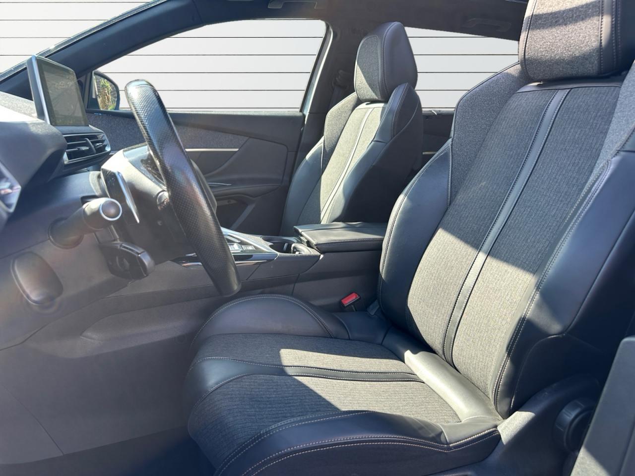 PEUGEOT 5008 1.5 BlueHDi 130 EAT8 GT Line + TOIT OUVRANT + 7 PLACES