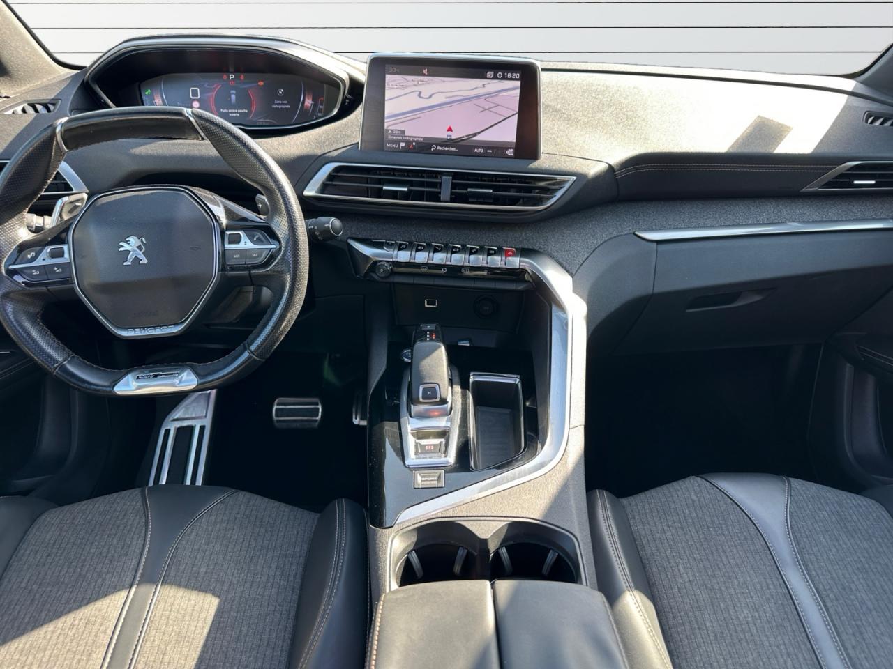 PEUGEOT 5008 1.5 BlueHDi 130 EAT8 GT Line + TOIT OUVRANT + 7 PLACES