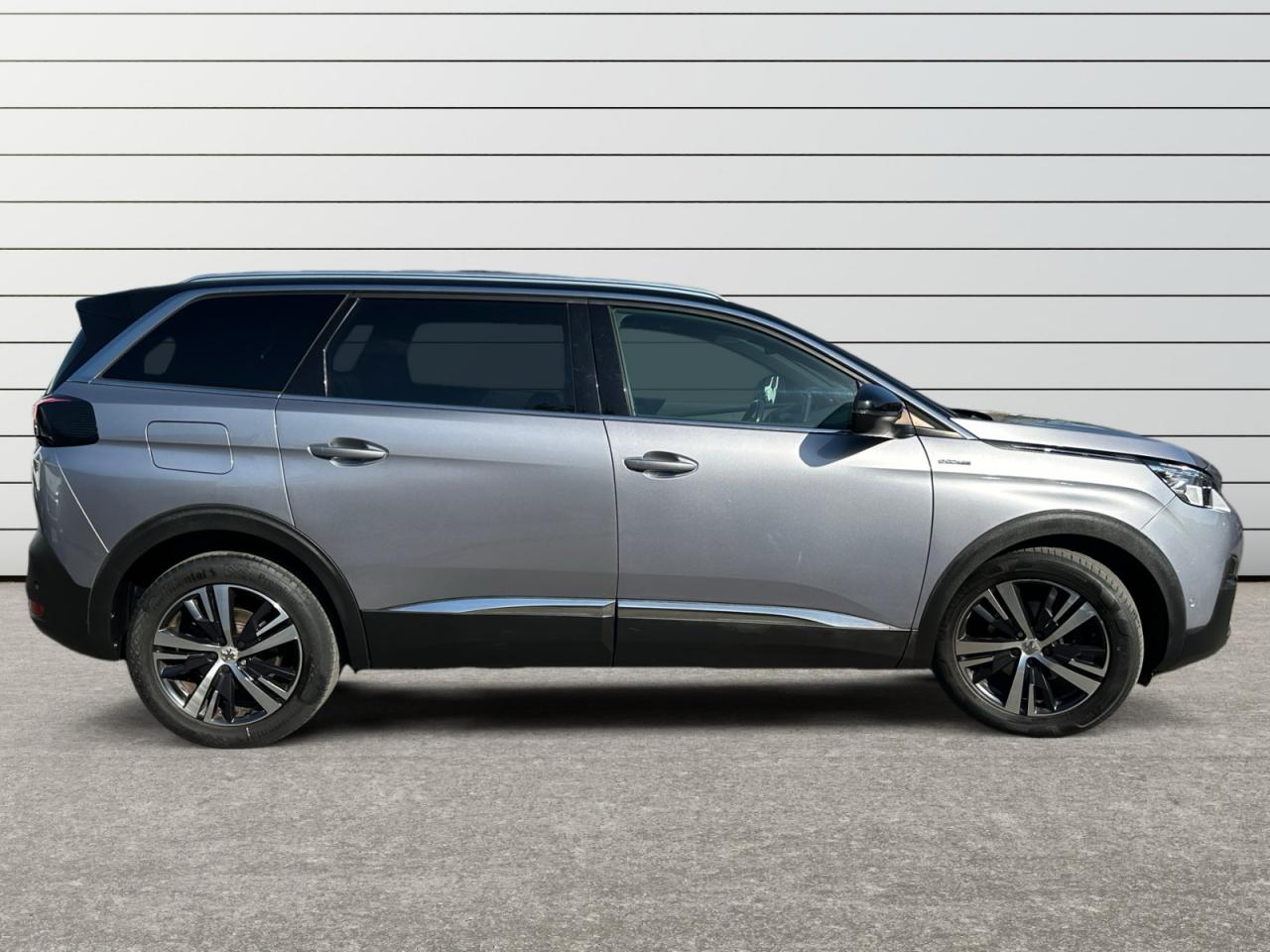 PEUGEOT 5008 1.5 BlueHDi 130 EAT8 GT Line + TOIT OUVRANT + 7 PLACES