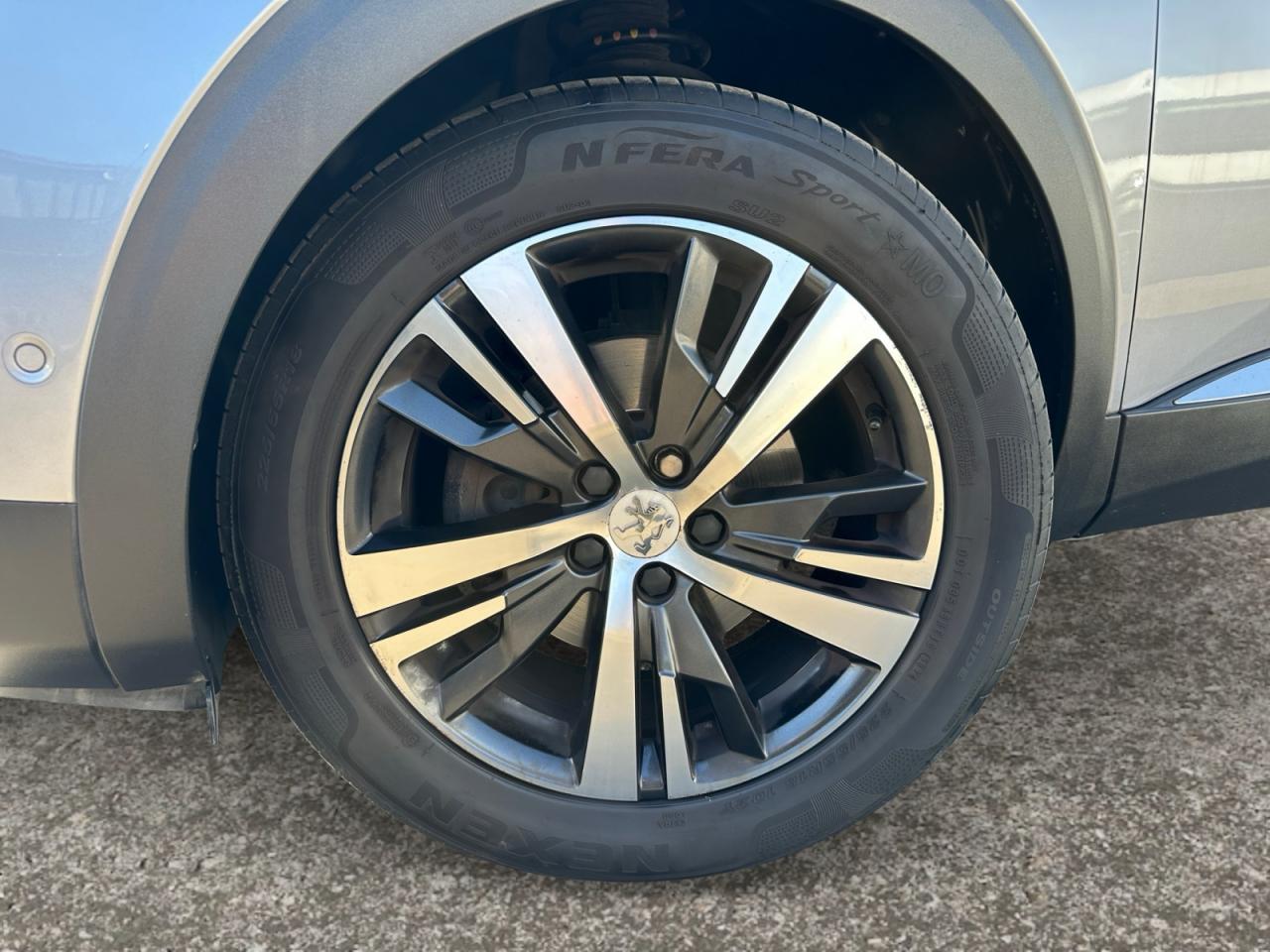 PEUGEOT 5008 1.5 BlueHDi 130 EAT8 GT Line + TOIT OUVRANT + 7 PLACES
