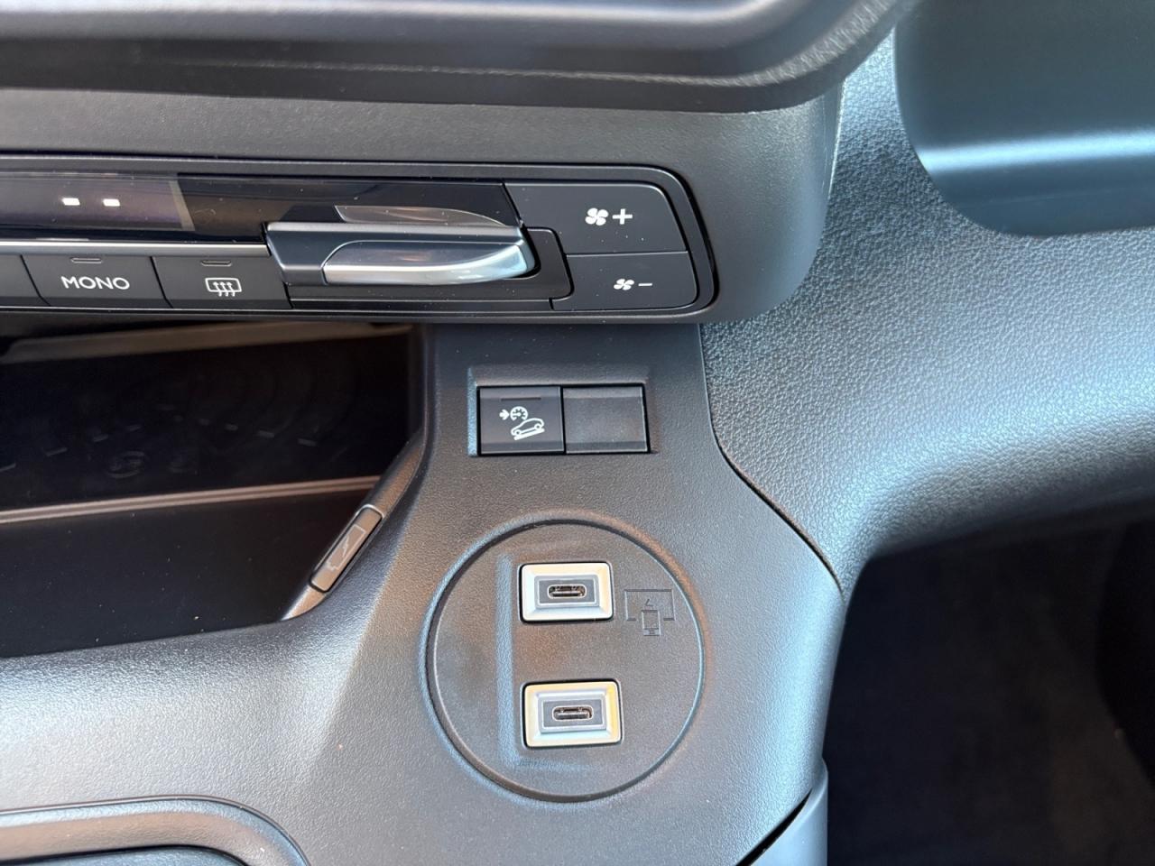 CITROEN BERLINGO VP 1.5 BlueHDi S&S - 130 EAT8 M Max + Pack Techno + Modutop + Navigation