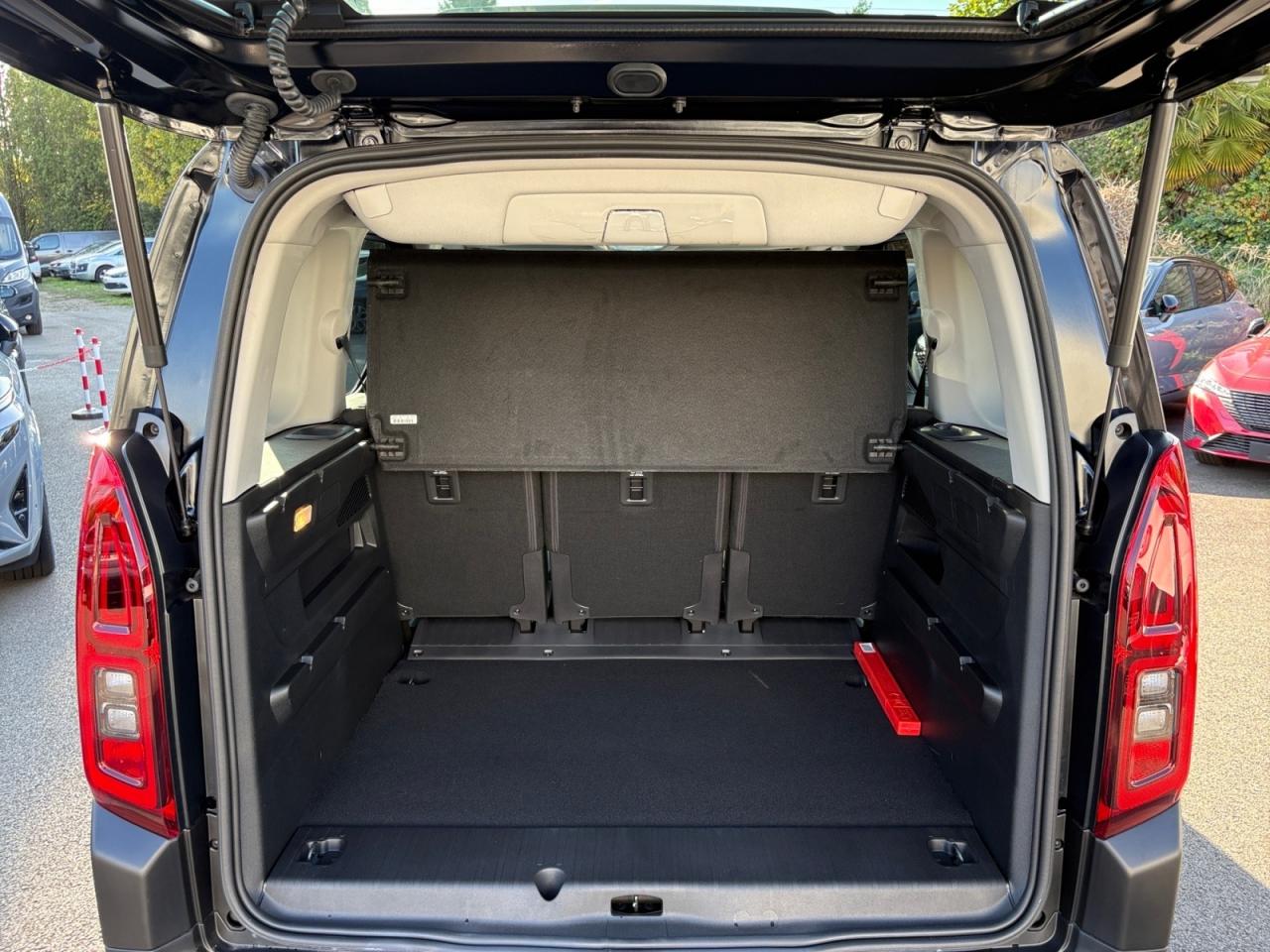 CITROEN BERLINGO VP 1.5 BlueHDi S&S - 130 EAT8 M Max + Pack Techno + Modutop + Navigation