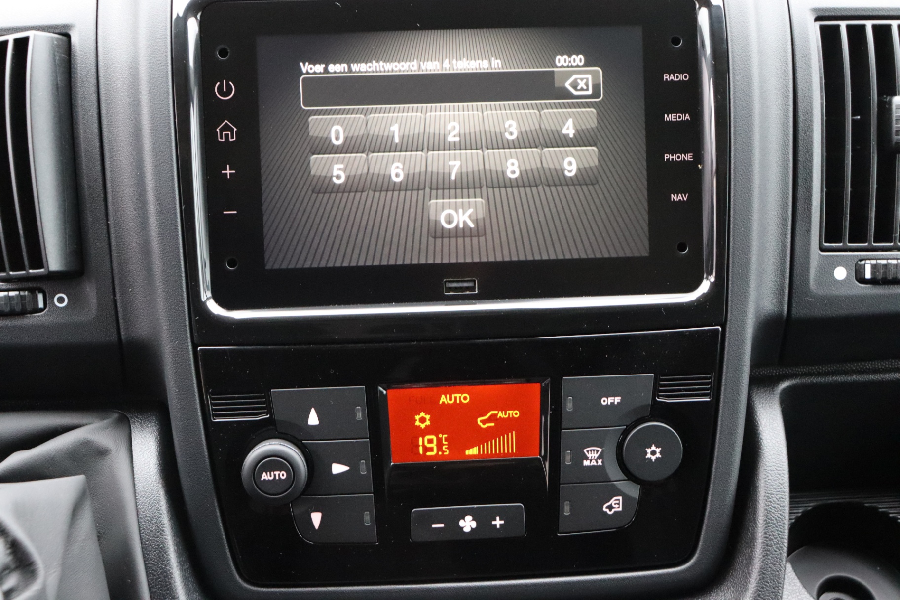 PEUGEOT BOXER 2.2 BlueHDi 165ch S&S Man.6 440 L4H2