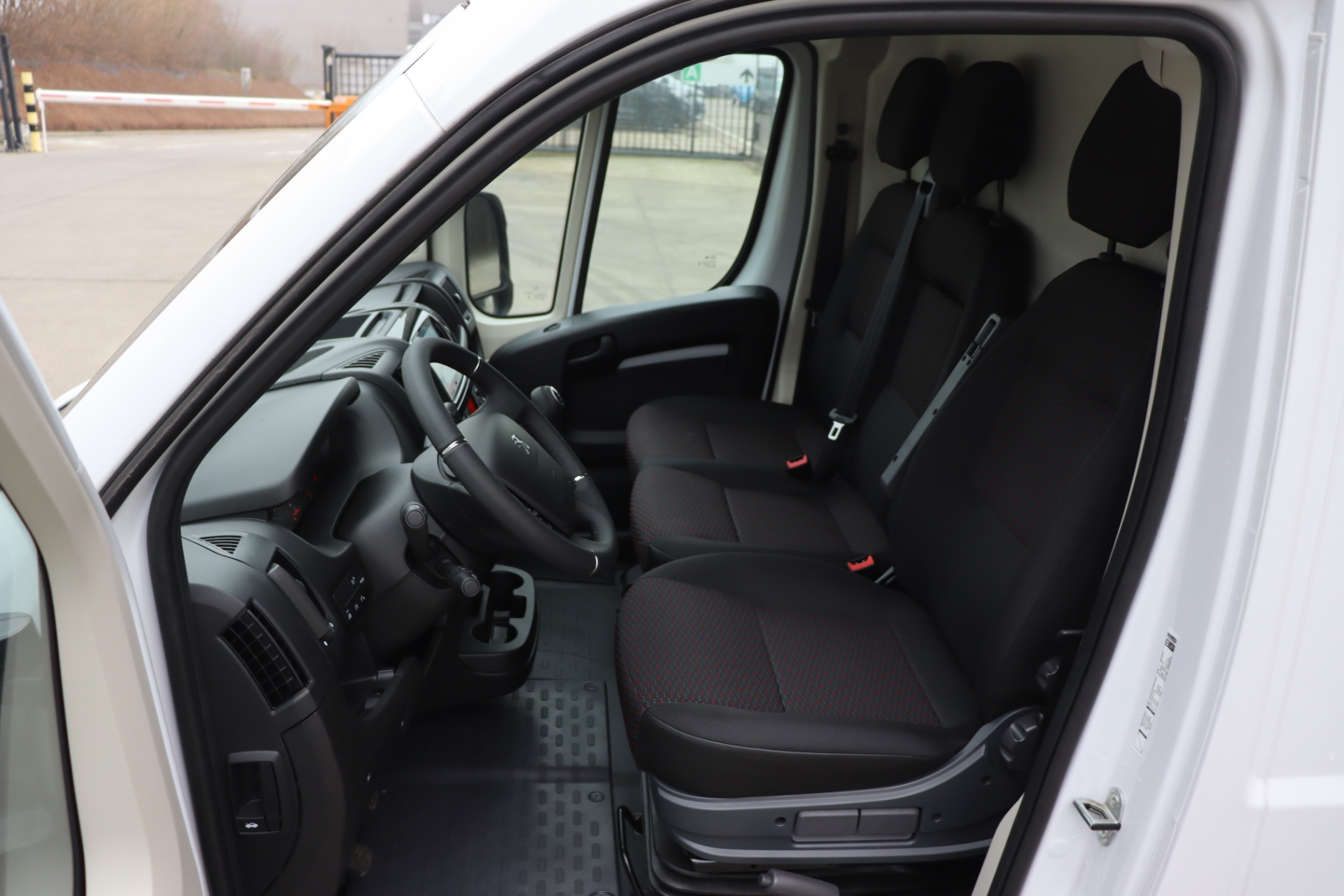 PEUGEOT BOXER 2.2 BlueHDi 165ch S&S Man.6 440 L4H2