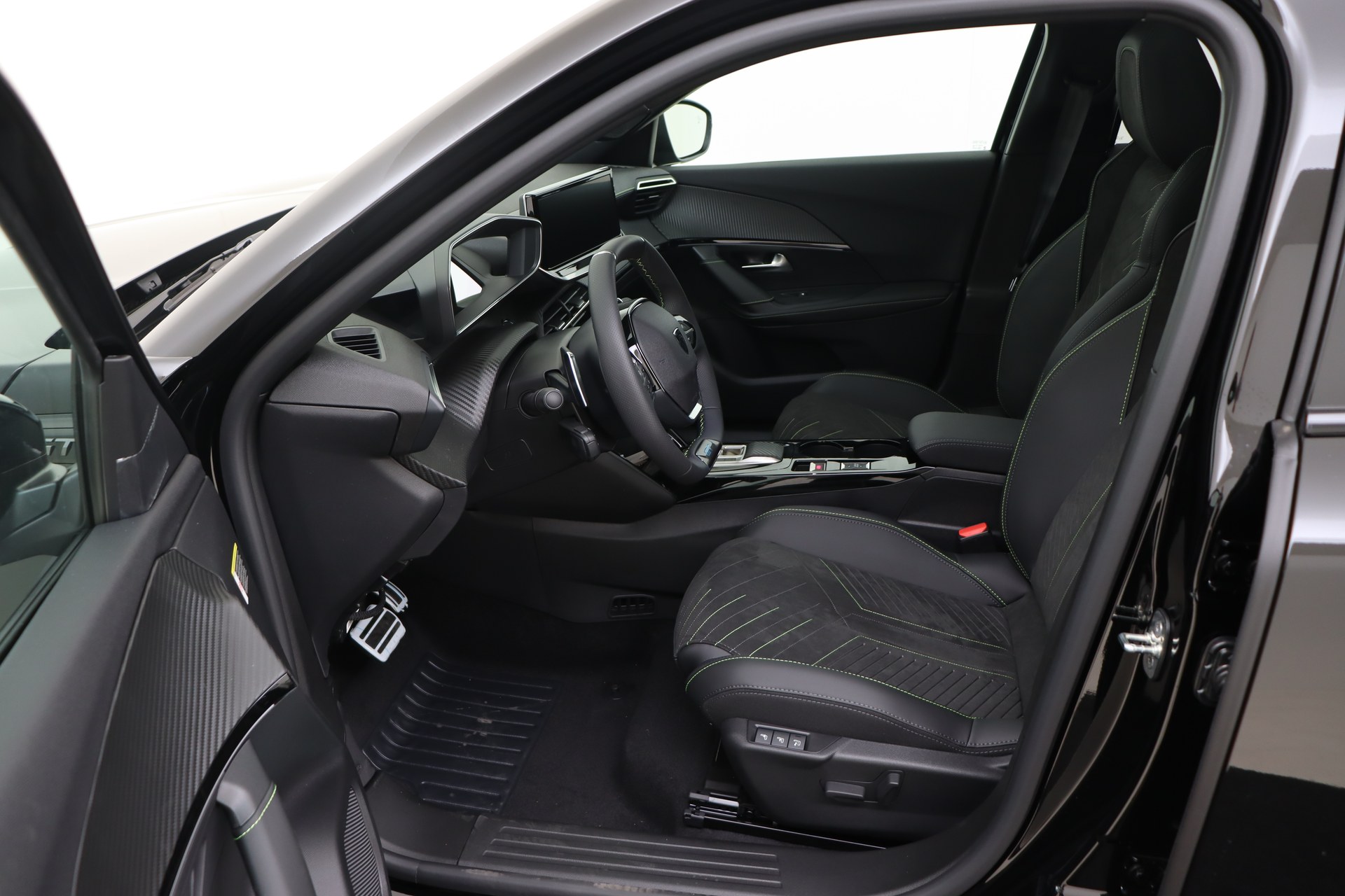 PEUGEOT 2008 Hybrid 145ch e-DSC6 GT
