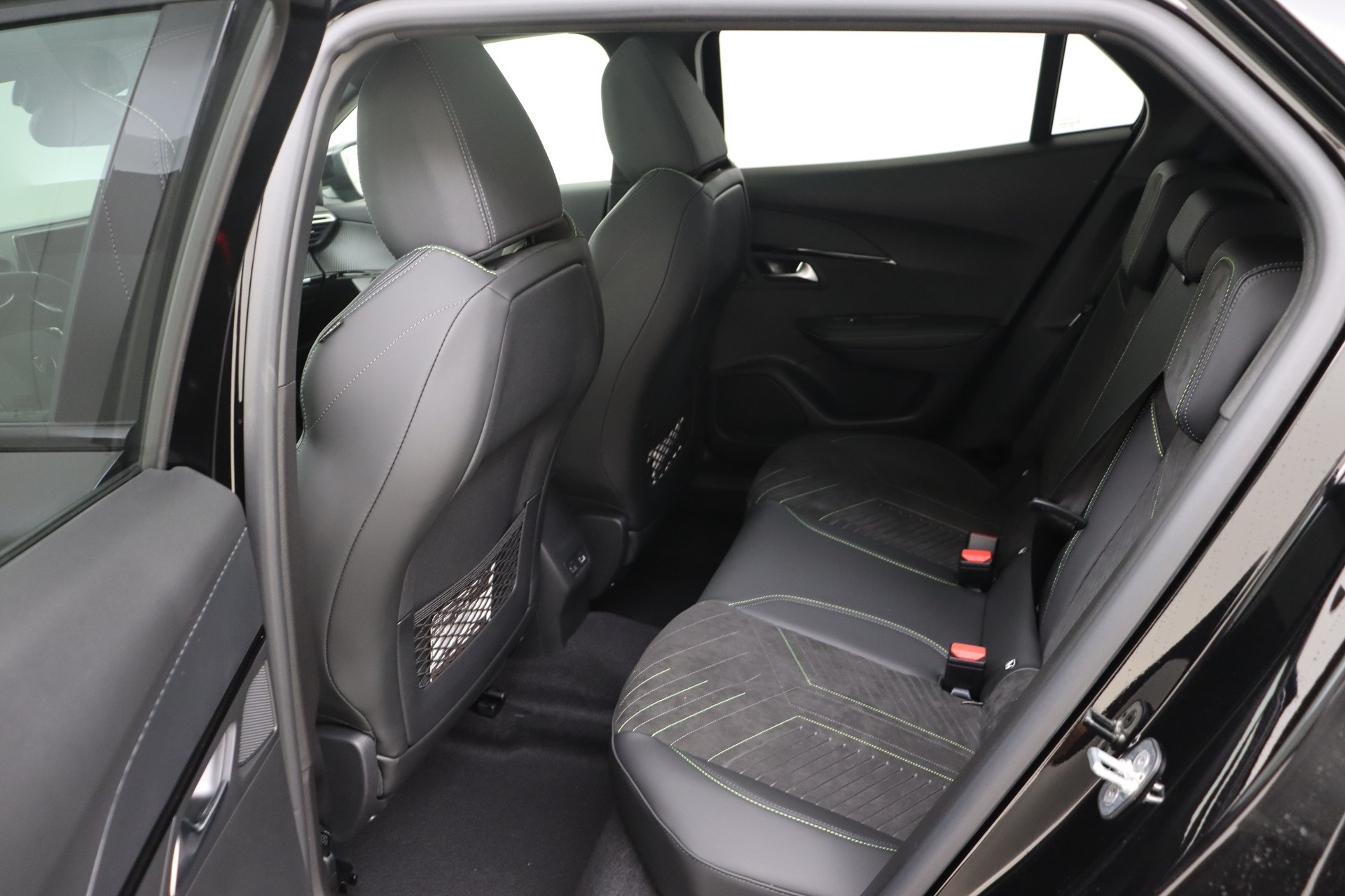 PEUGEOT 2008 Hybrid 145ch e-DSC6 GT