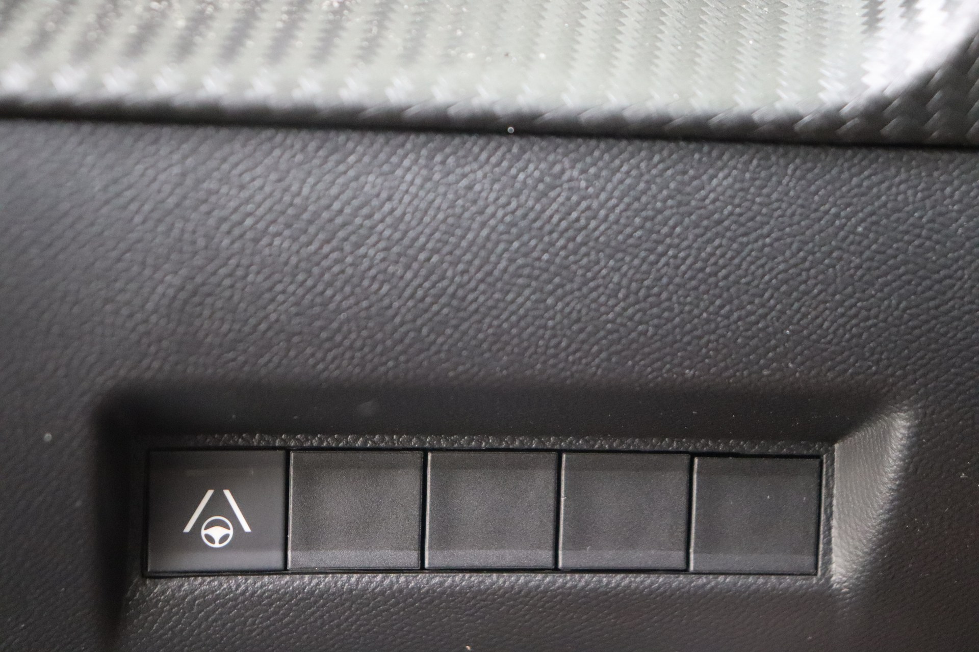 PEUGEOT 2008 Hybrid 145ch e-DSC6 GT