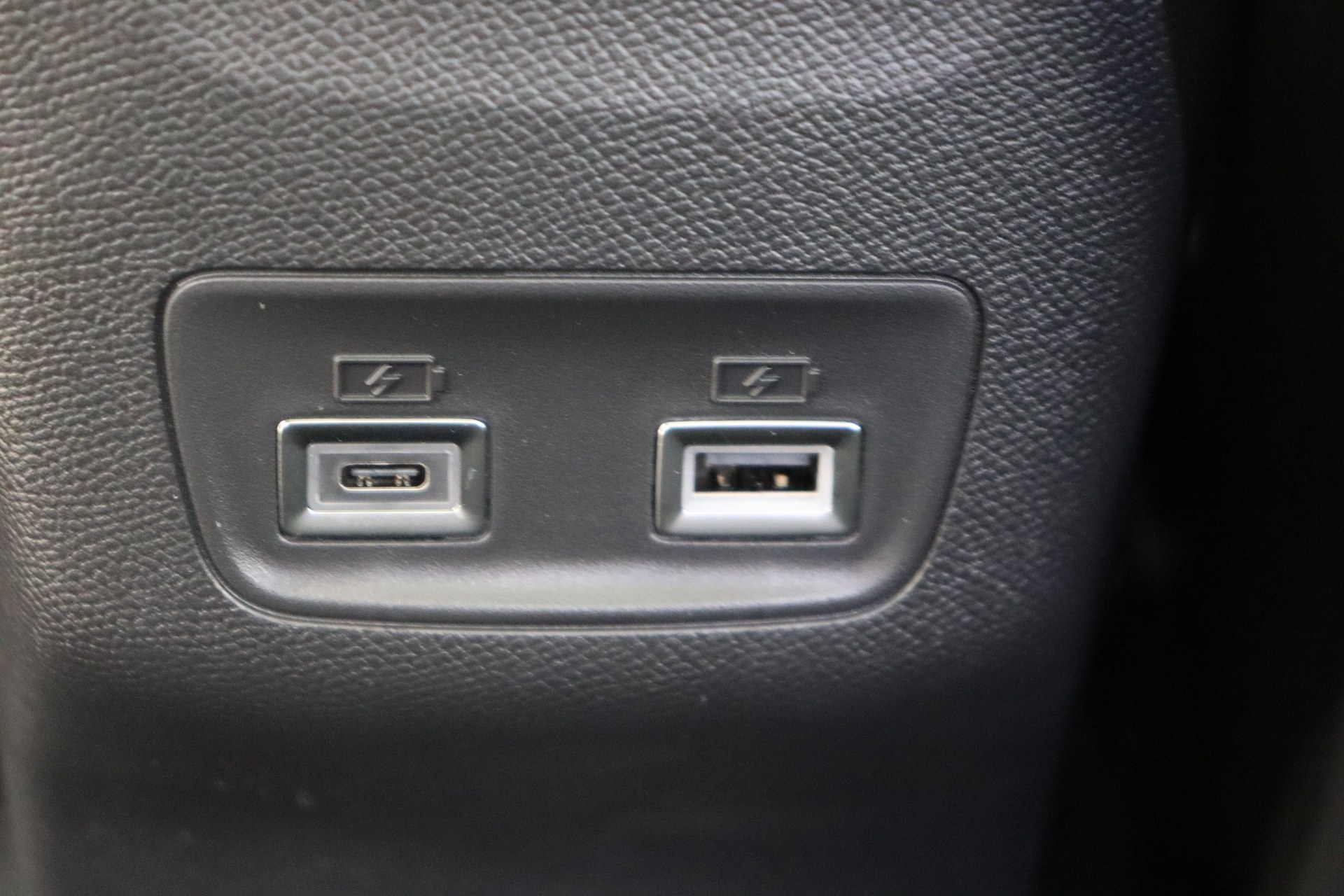 PEUGEOT 2008 Hybrid 145ch e-DSC6 GT