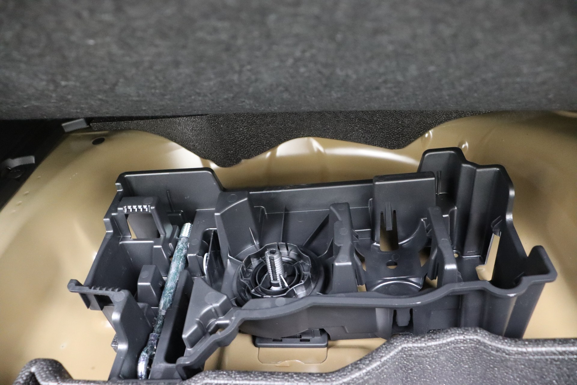 PEUGEOT 2008 Hybrid 145ch e-DSC6 GT