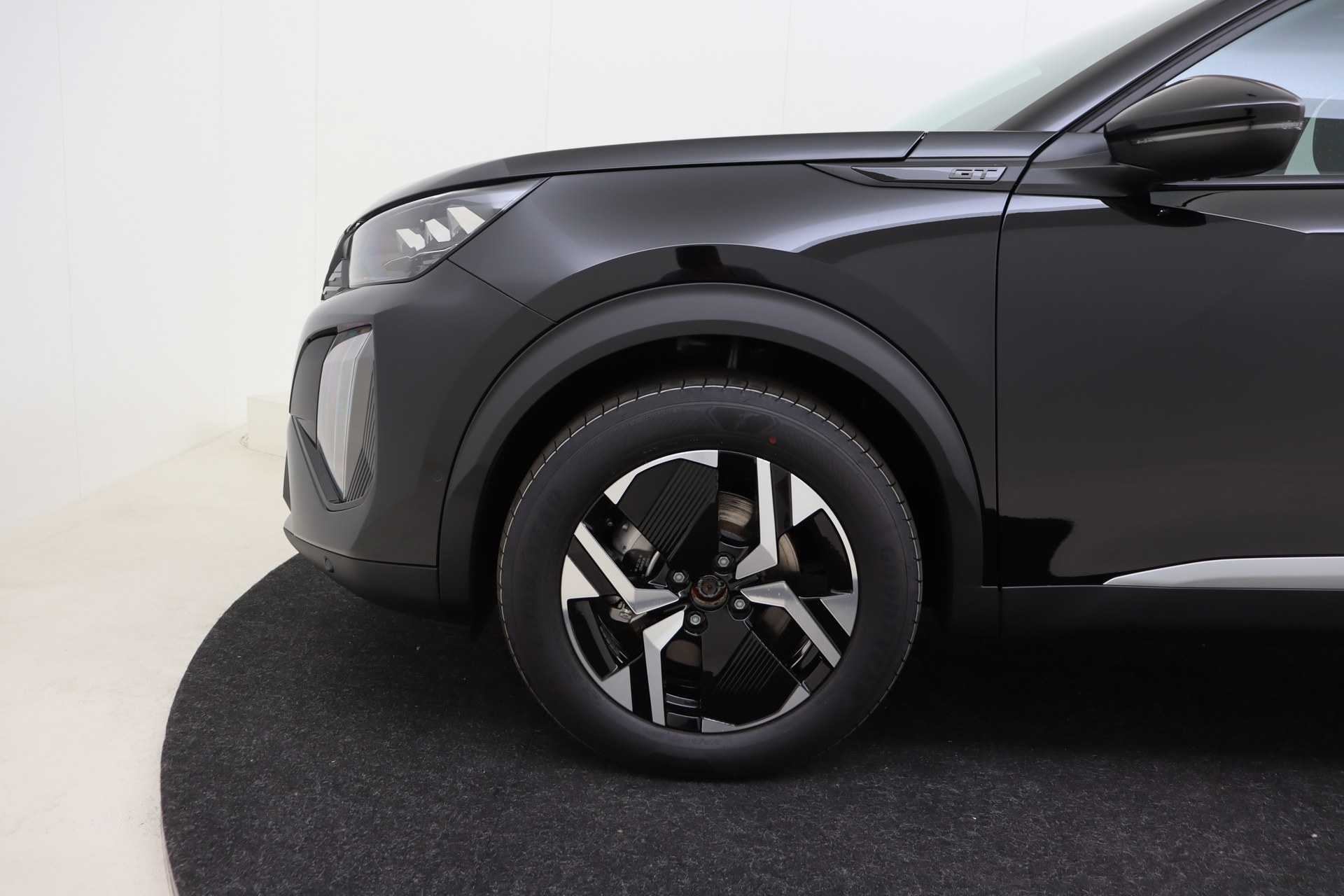 PEUGEOT 2008 Hybrid 145ch e-DSC6 GT