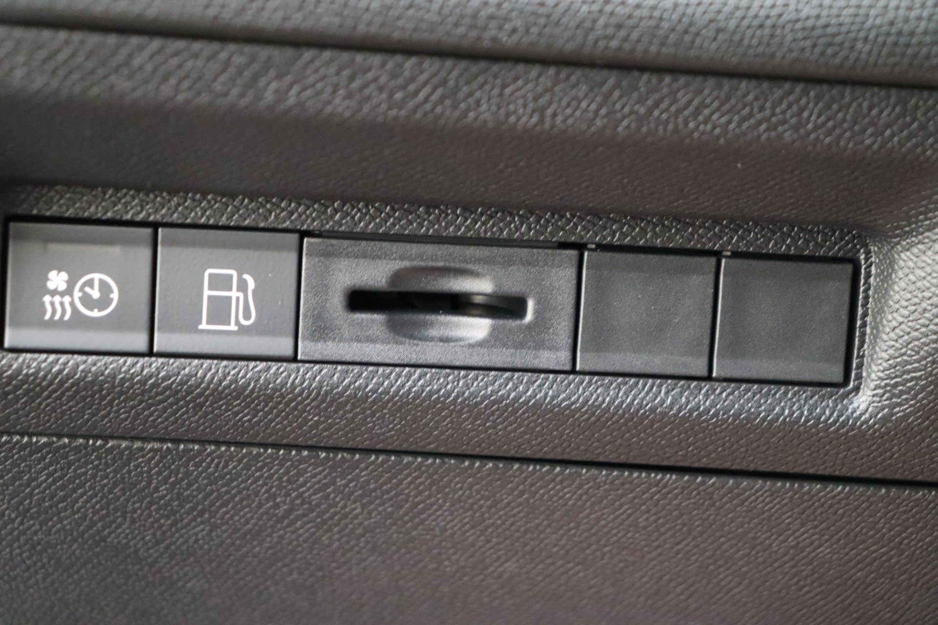 PEUGEOT 308 1.6 Plug-in Hybrid 225ch e-EAT8    GT