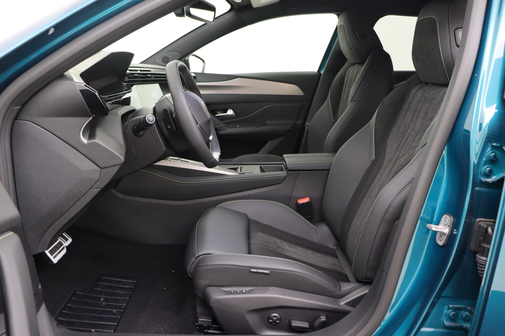 PEUGEOT 408 Hybrid 145 e-DCS6 GT