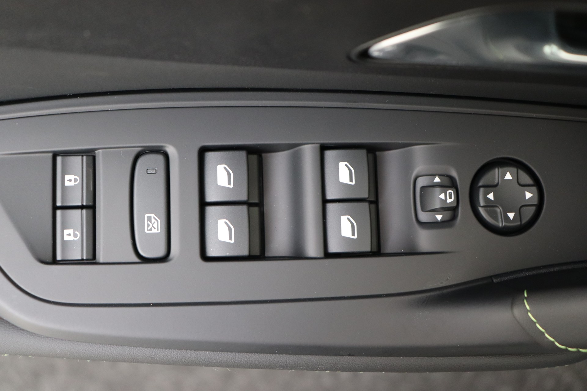 PEUGEOT 408 Hybrid 145 e-DCS6 GT