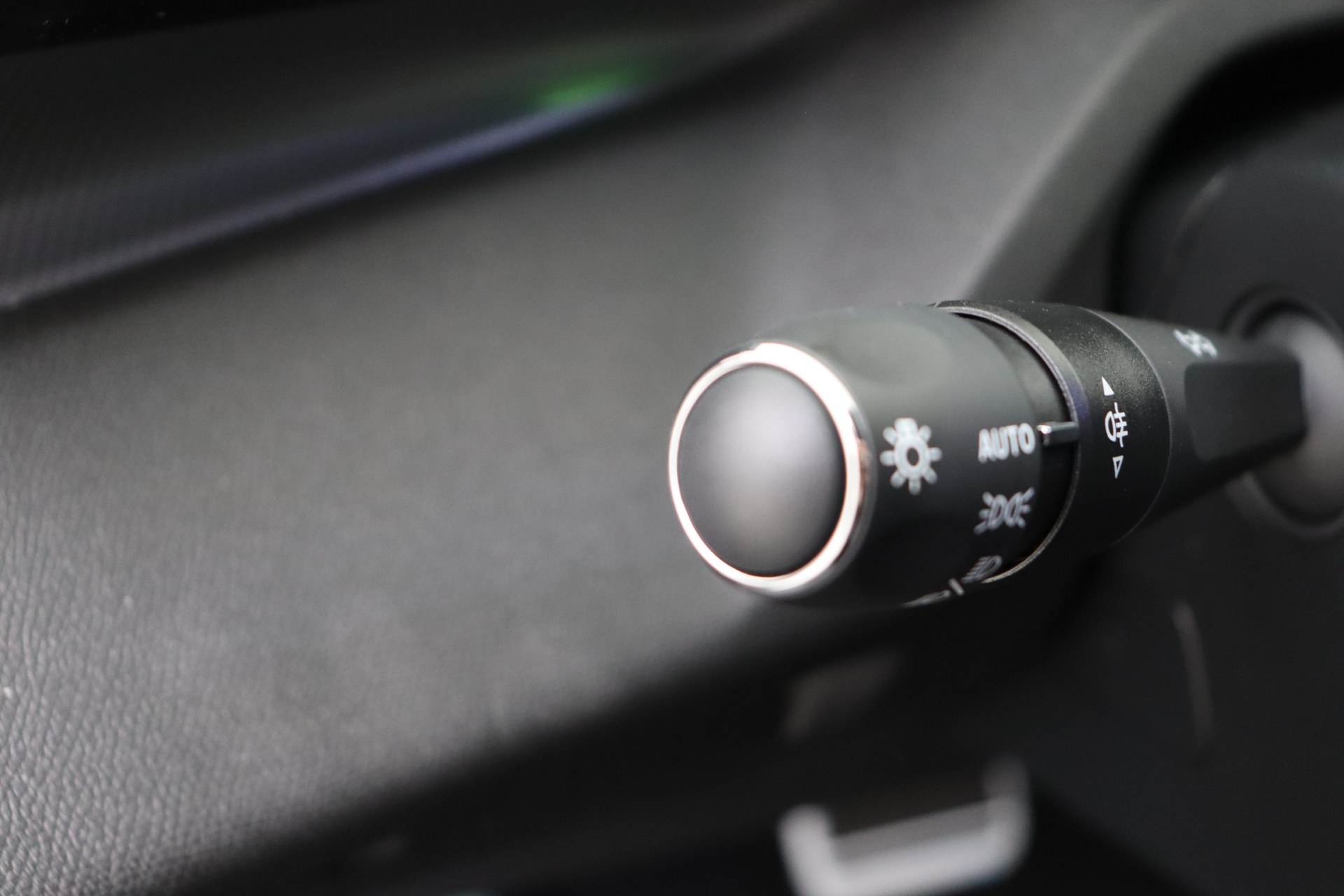 PEUGEOT 408 Hybrid 145 e-DCS6 GT
