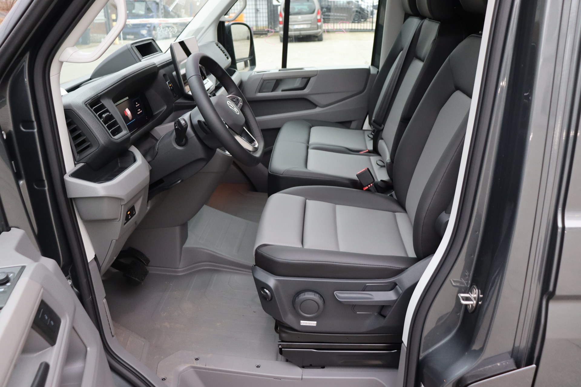 VOLKSWAGEN CRAFTER 2.0 TDI 177ch AT8 35 Fourgon L4H3 4490 mm