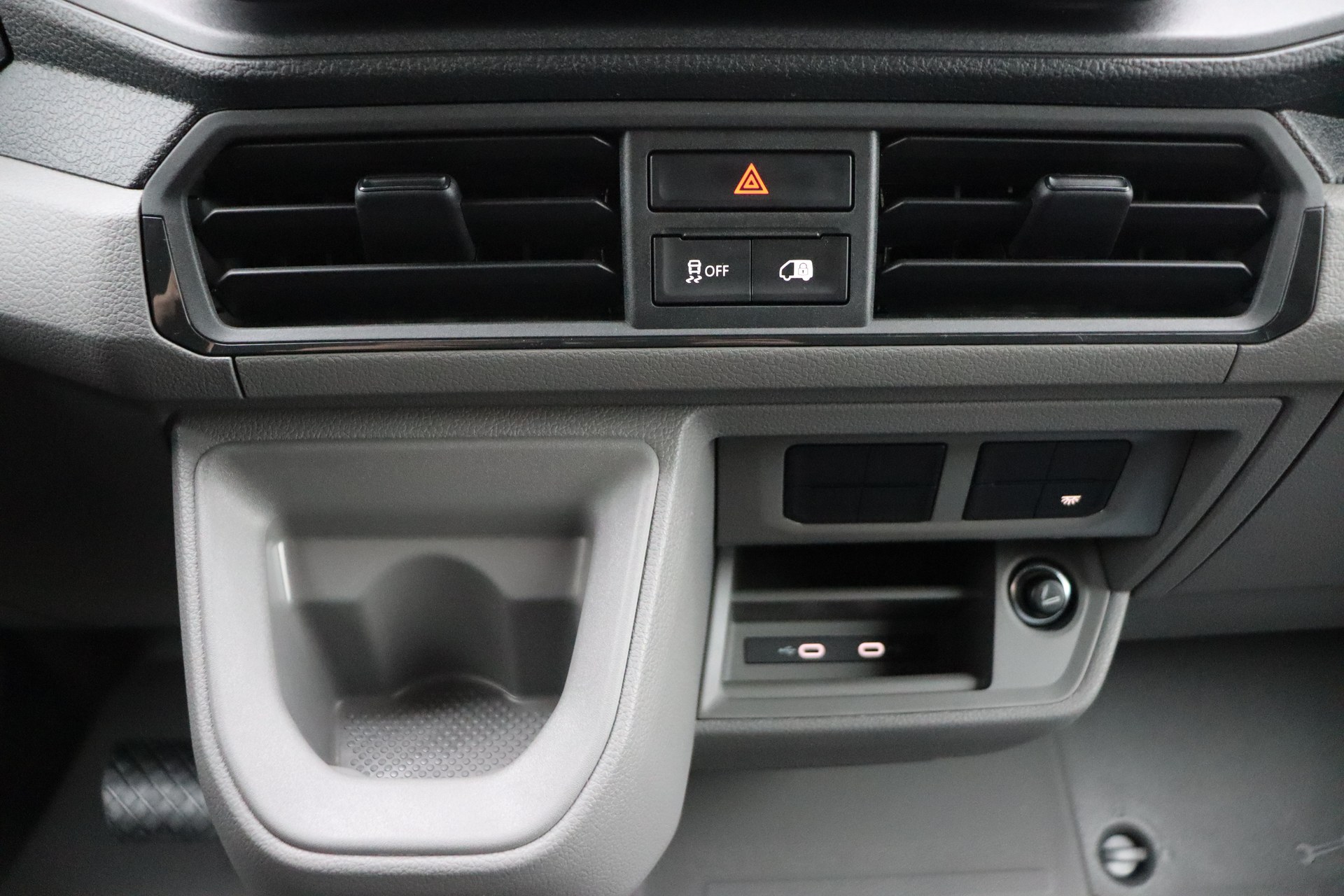 VOLKSWAGEN CRAFTER 2.0 TDI 177ch AT8 35 Fourgon L4H3 4490 mm