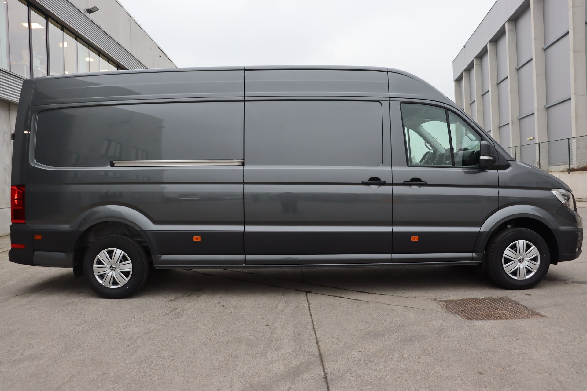 VOLKSWAGEN CRAFTER 2.0 TDI 177ch AT8 35 Fourgon L4H3 4490 mm