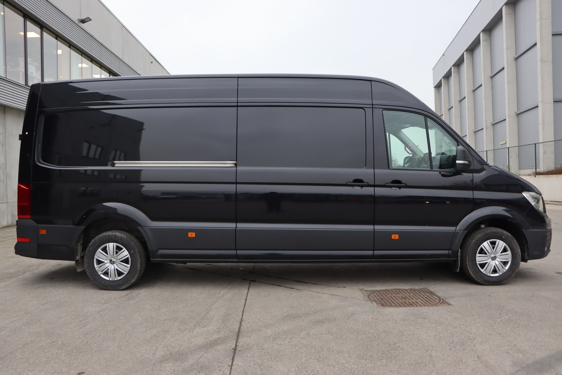 VOLKSWAGEN CRAFTER 2.0 TDI 177ch AT8 35 Fourgon L4H3 4490 mm