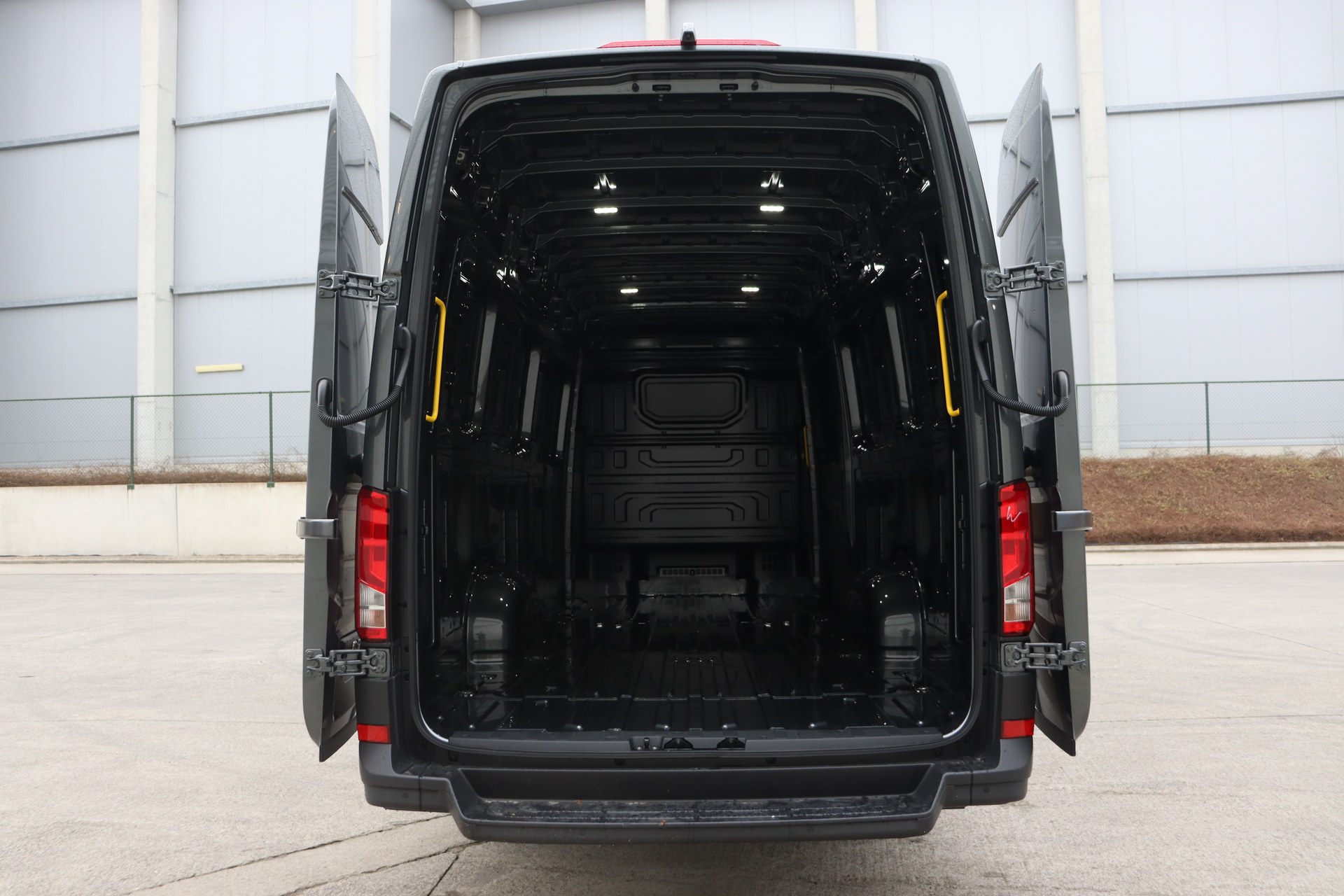 VOLKSWAGEN CRAFTER 2.0 TDI 177ch AT8 35 Fourgon L5H3 4490 mm
