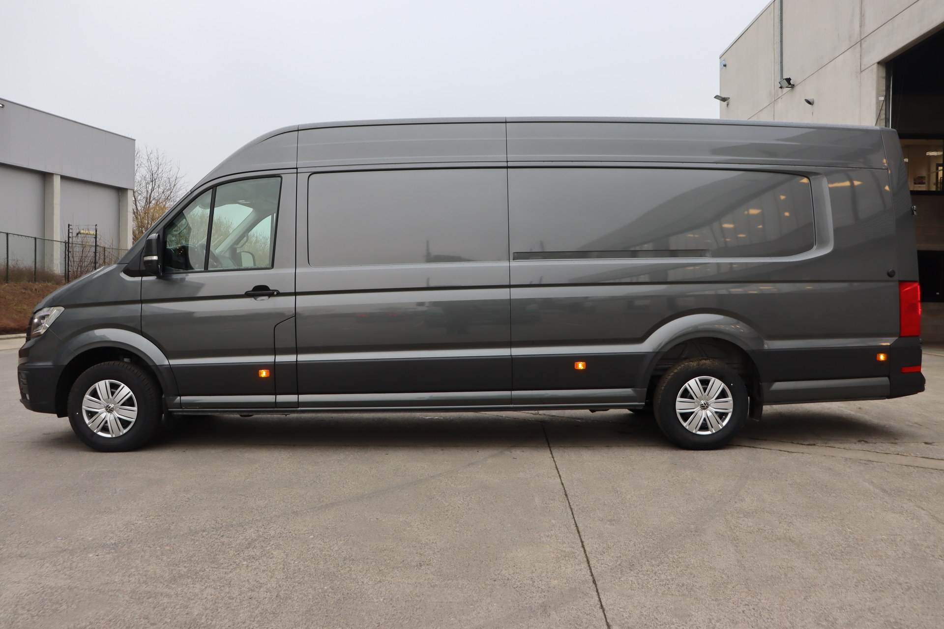 VOLKSWAGEN CRAFTER 2.0 TDI 177ch AT8 35 Fourgon L5H3 4490 mm