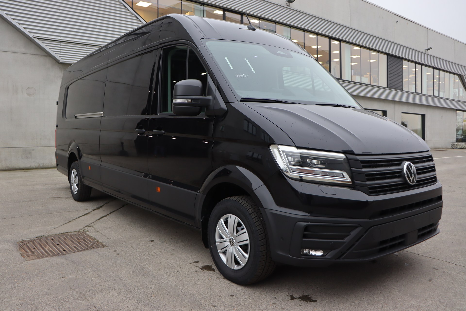 VOLKSWAGEN CRAFTER 2.0 TDI 177ch AT8 35 Fourgon L5H3 4490 mm