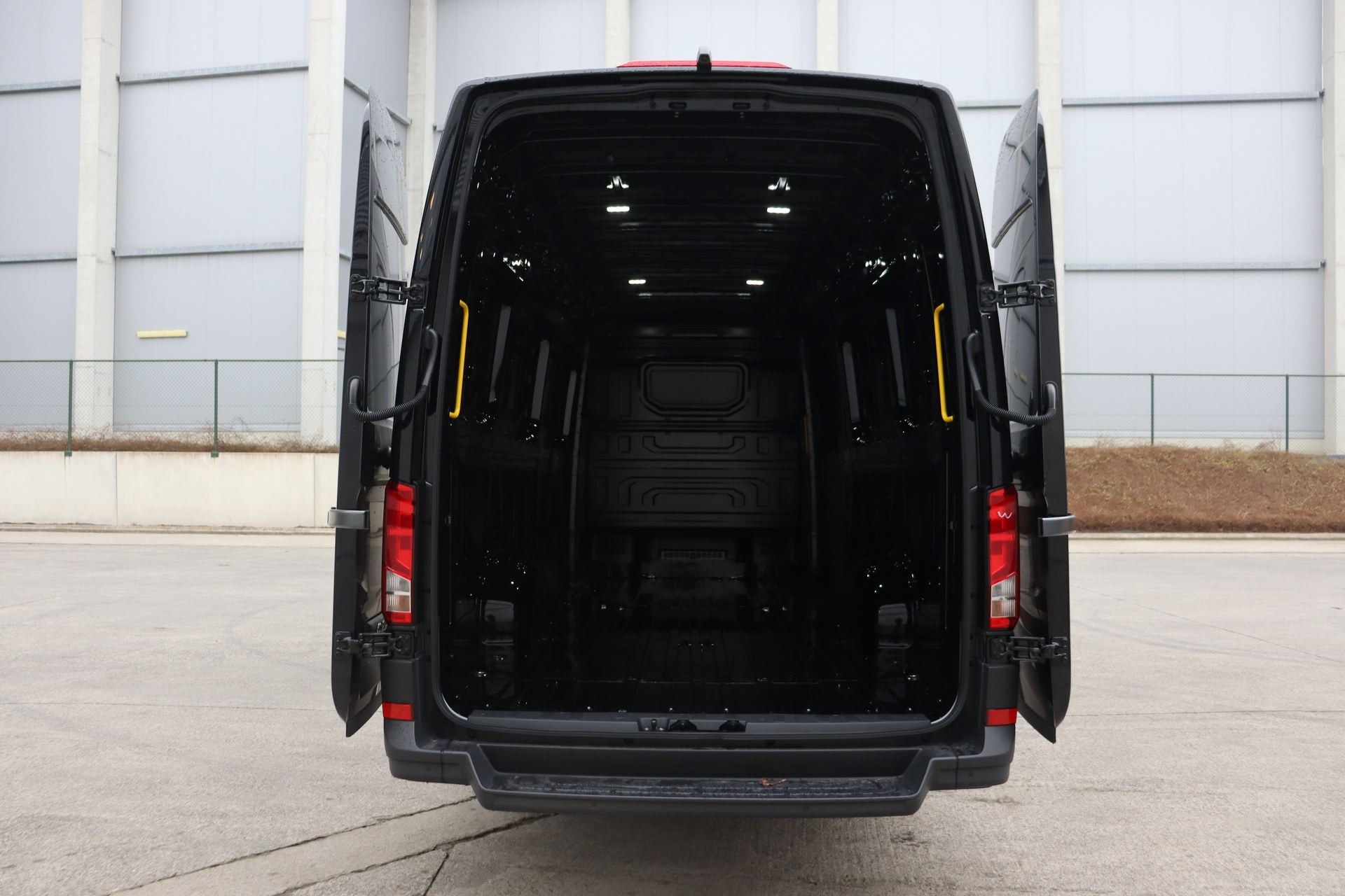 VOLKSWAGEN CRAFTER 2.0 TDI 177ch AT8 35 Fourgon L5H3 4490 mm