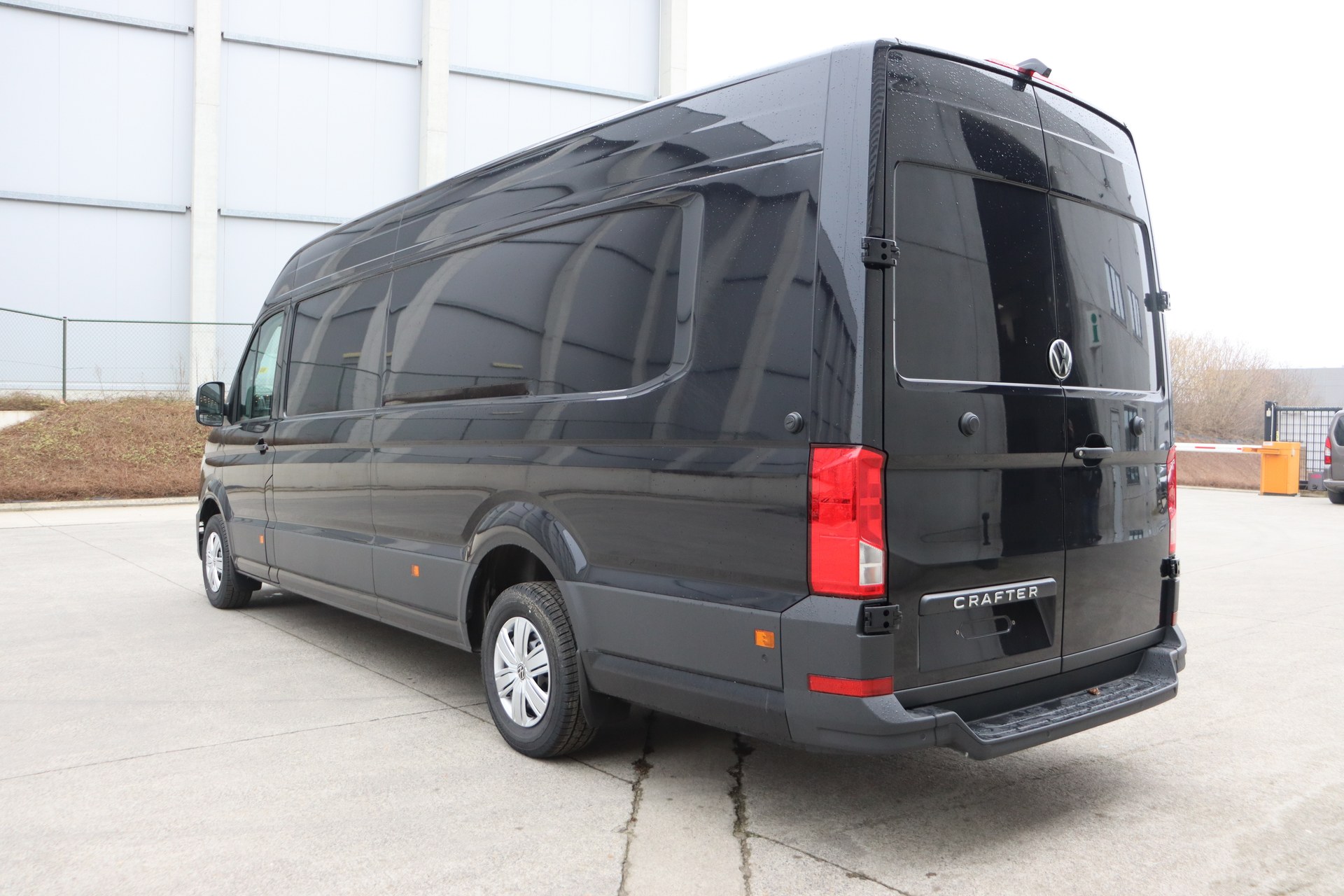 VOLKSWAGEN CRAFTER 2.0 TDI 177ch AT8 35 Fourgon L5H3 4490 mm