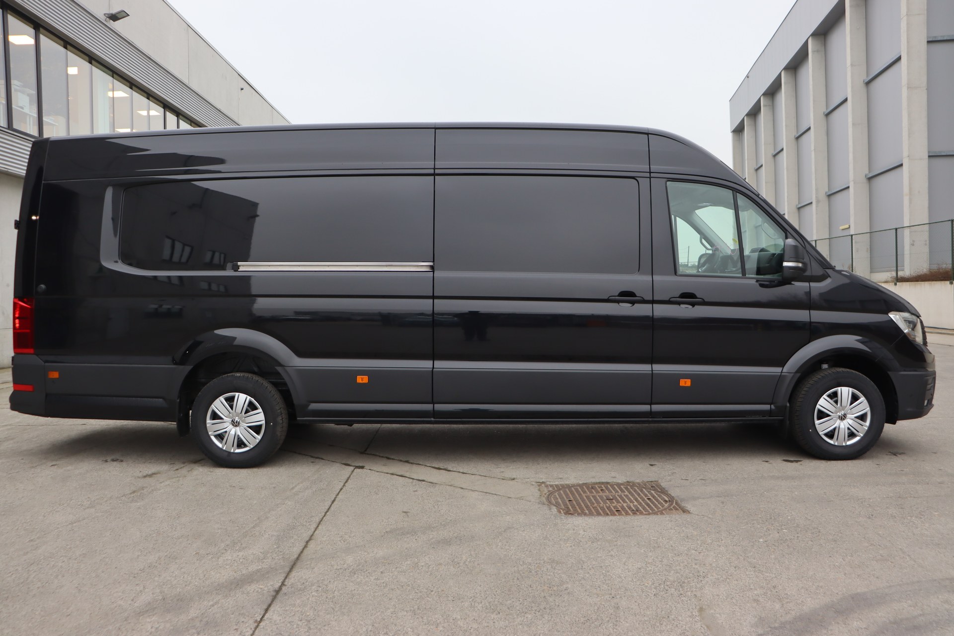 VOLKSWAGEN CRAFTER 2.0 TDI 177ch AT8 35 Fourgon L5H3 4490 mm