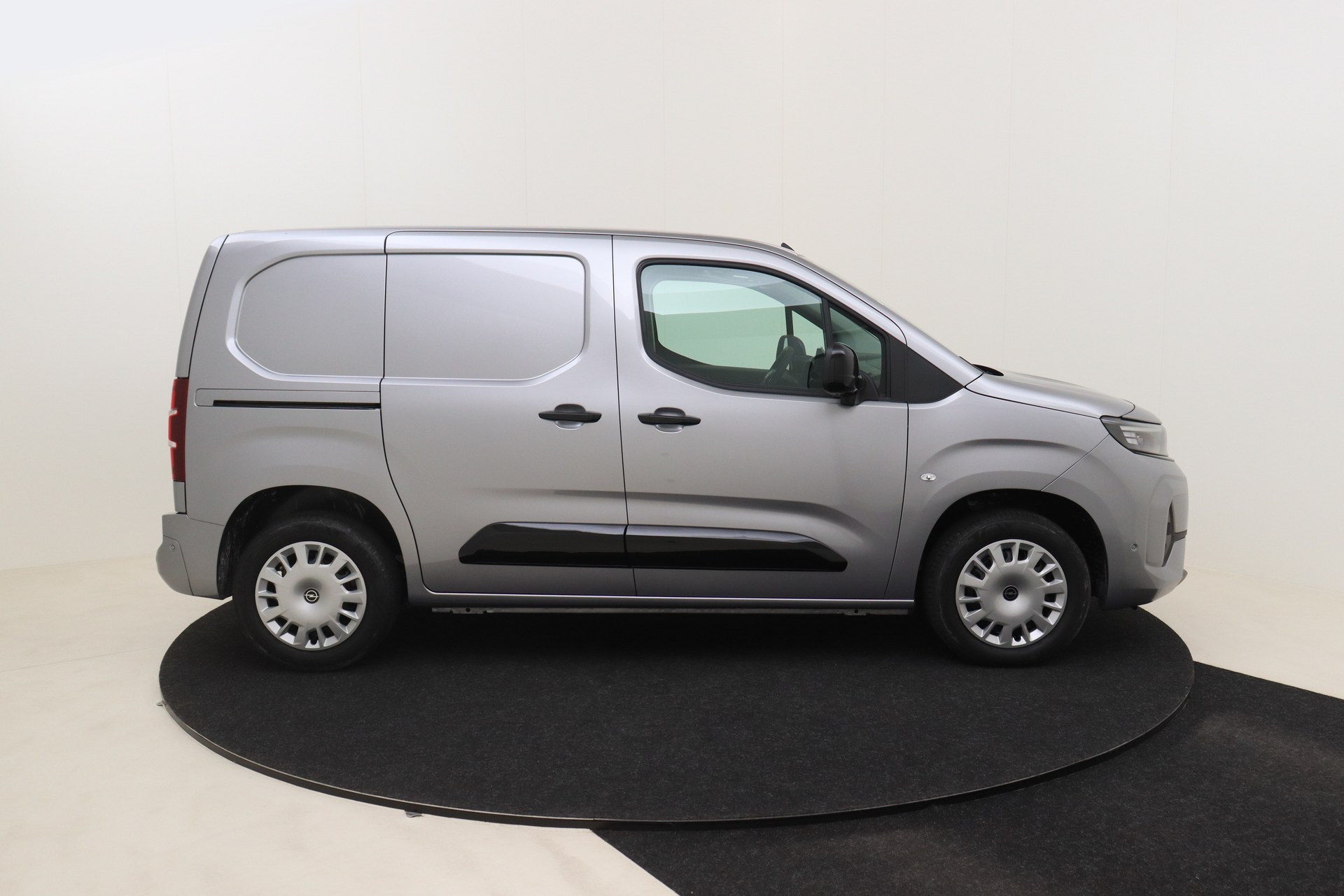 OPEL COMBO 1.5 Turbo D 100ch S/S MT6 NEW Cargo L1H1 Light