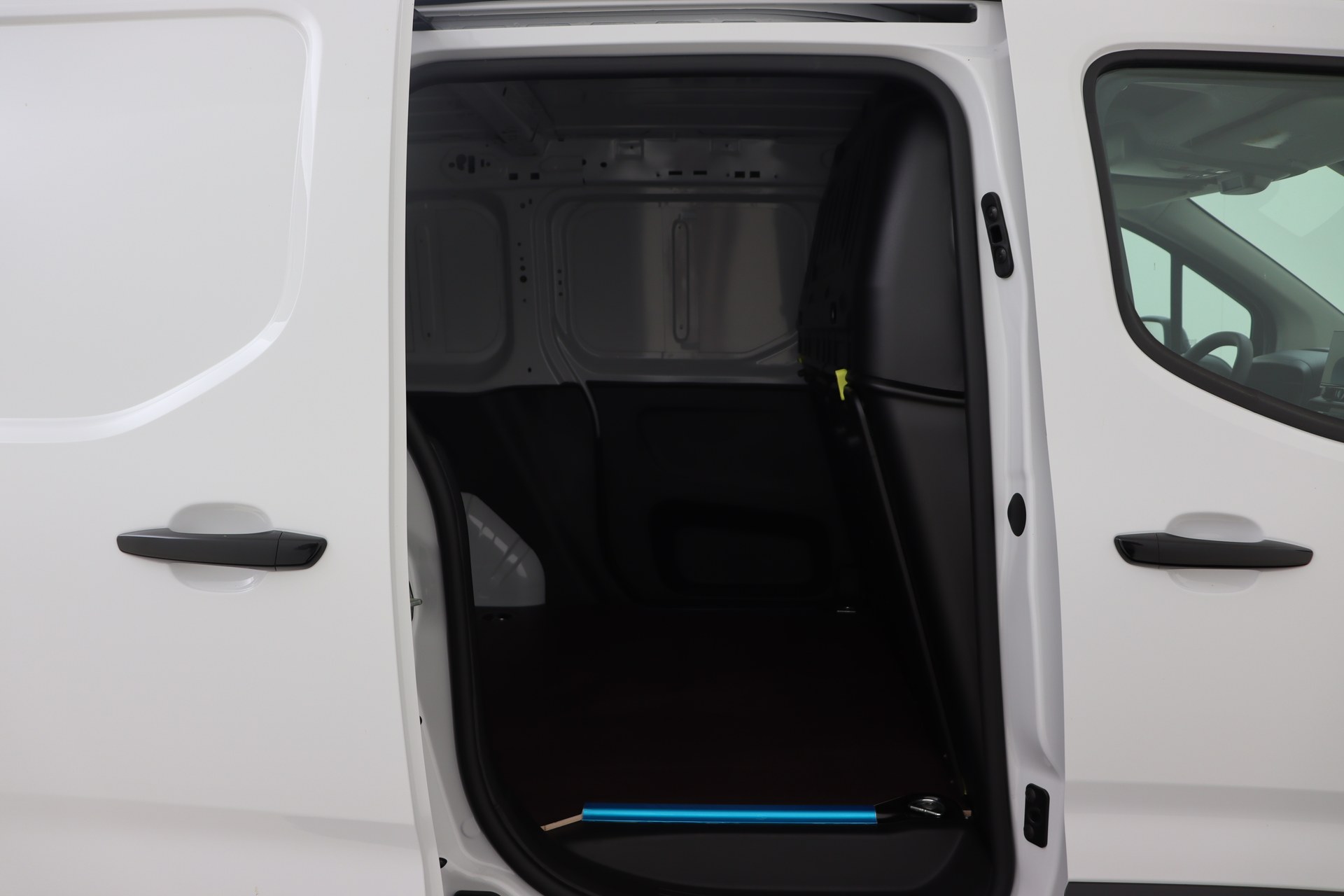 OPEL COMBO 1.5 Turbo D 100ch S/S MT6 NEW Cargo L1H1 Light