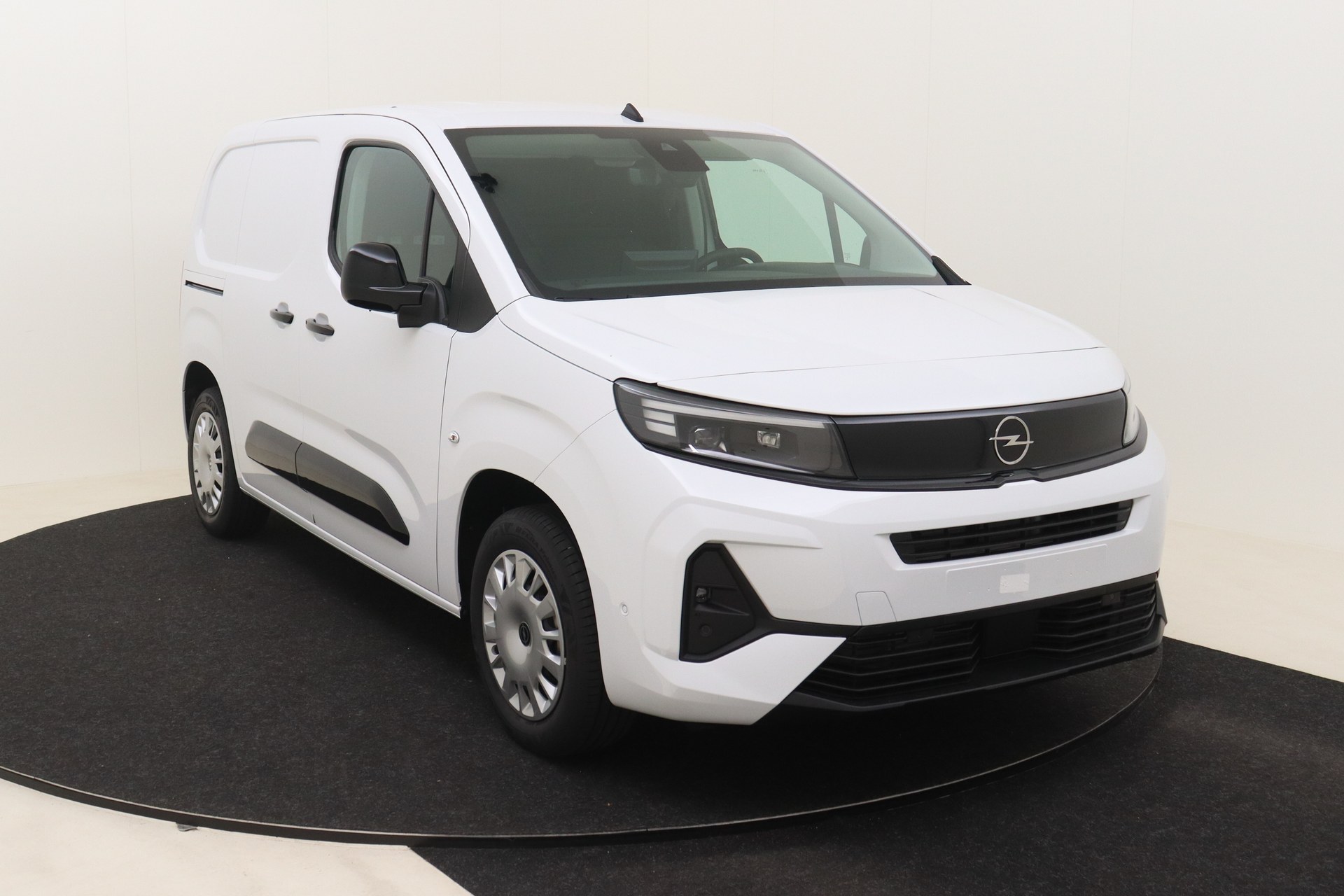 OPEL COMBO 1.5 Turbo D 100ch S/S MT6 NEW Cargo L1H1 Light