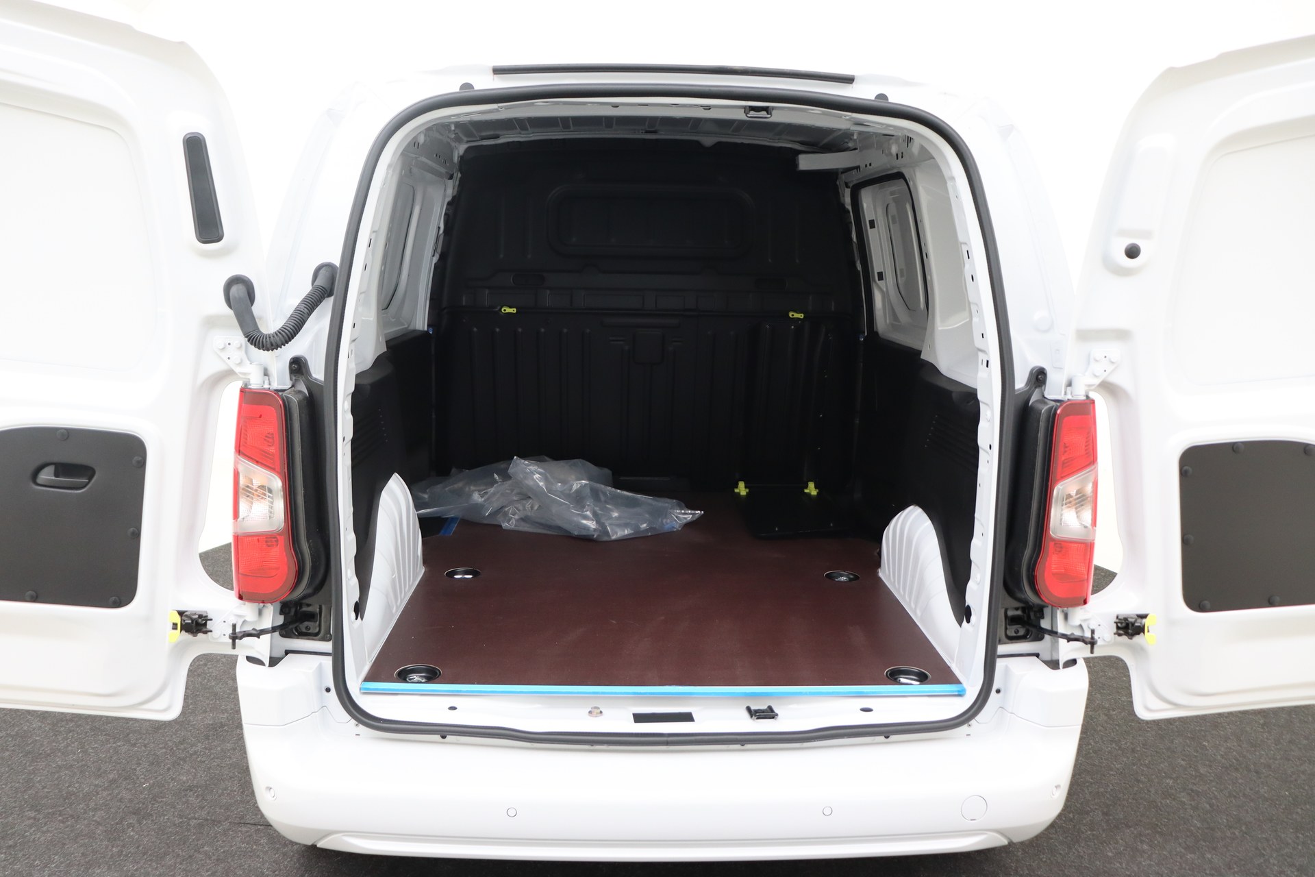 OPEL COMBO 1.5 Turbo D 100ch S/S MT6 NEW Cargo L1H1 Light