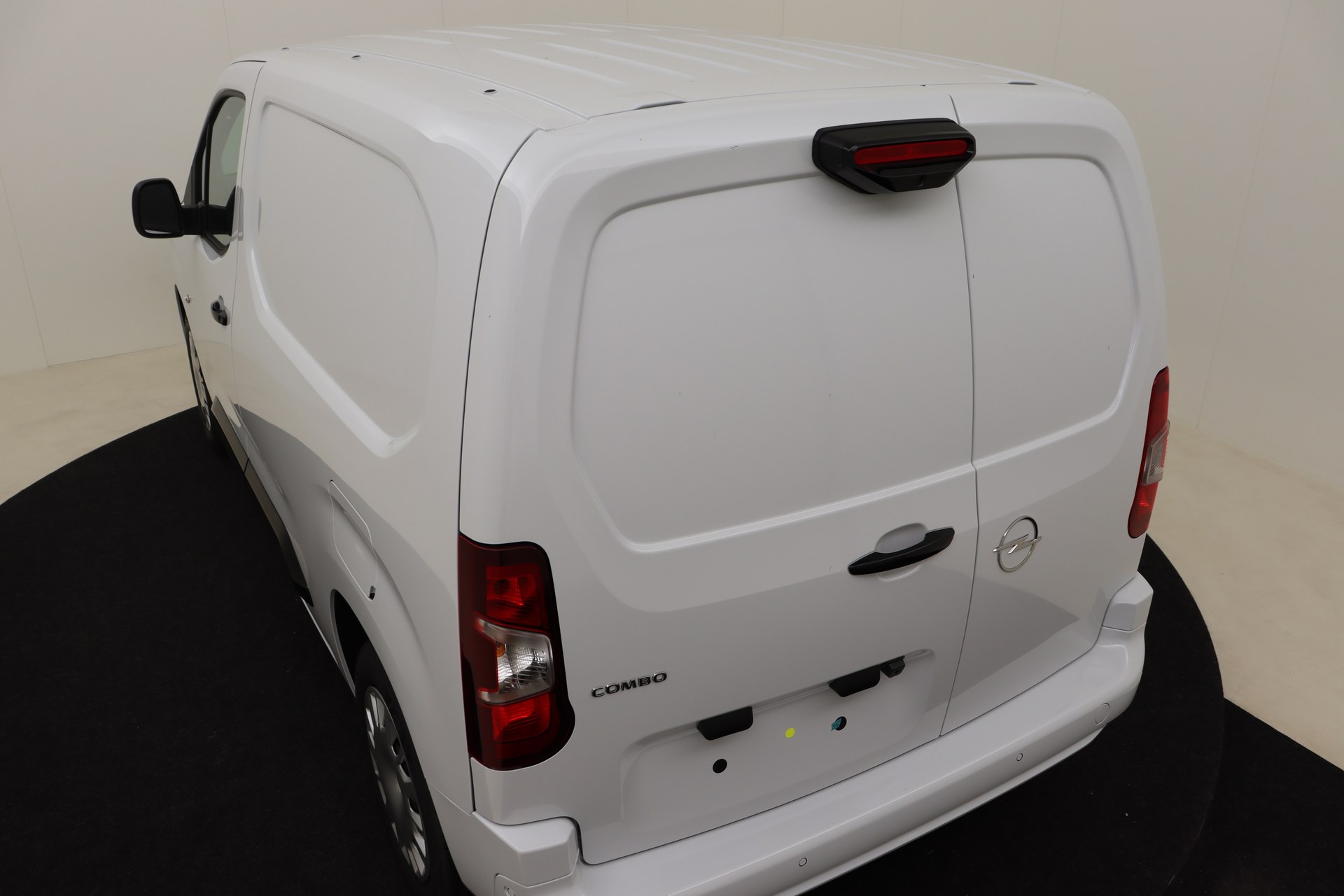 OPEL COMBO 1.5 Turbo D 100ch S/S MT6 NEW Cargo L1H1 Light