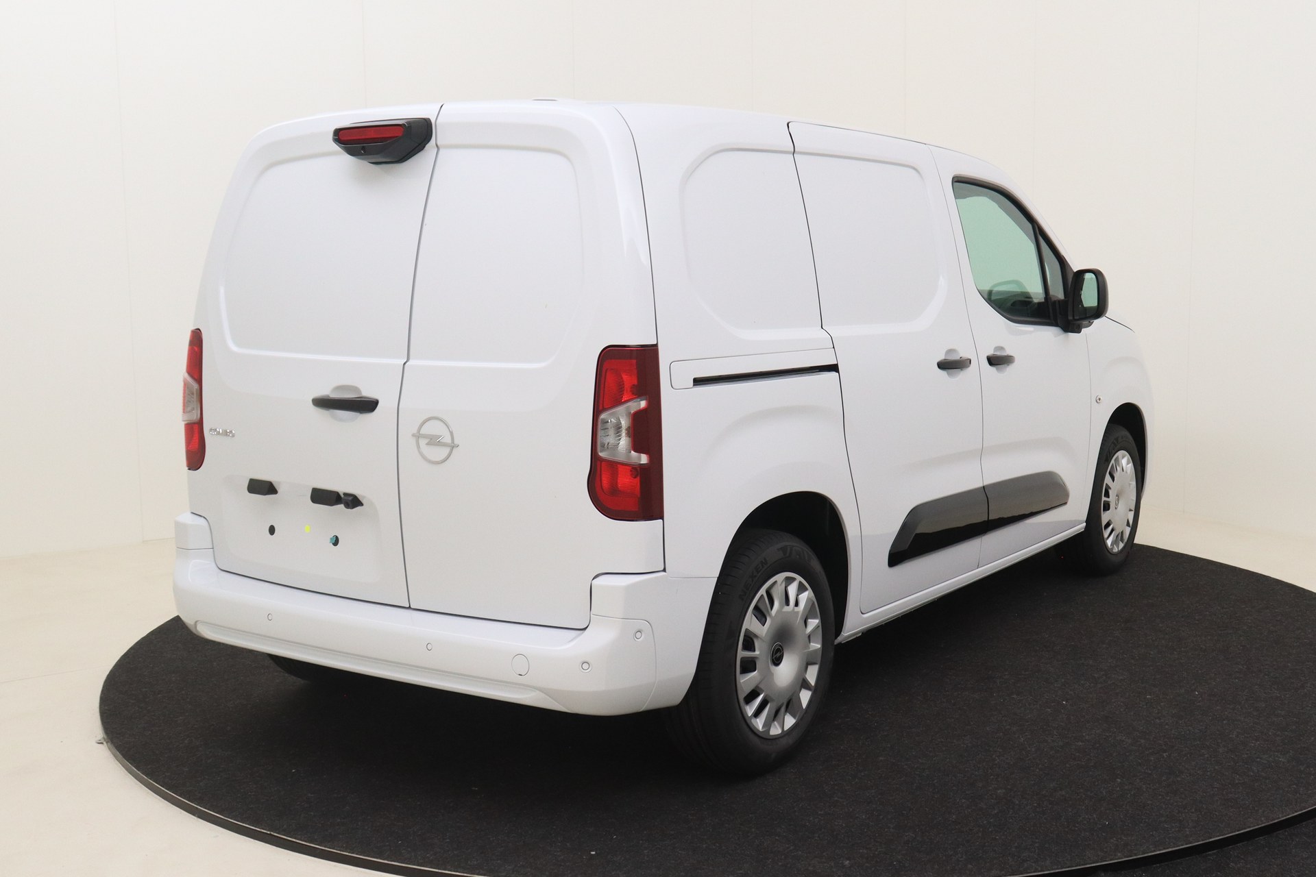 OPEL COMBO 1.5 Turbo D 100ch S/S MT6 NEW Cargo L1H1 Light