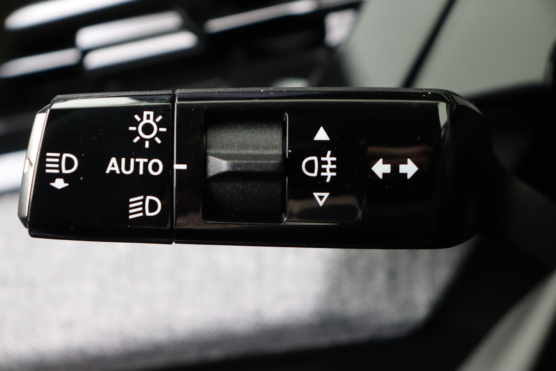 PEUGEOT 3008 Hybrid 145ch e-DSC6 GT