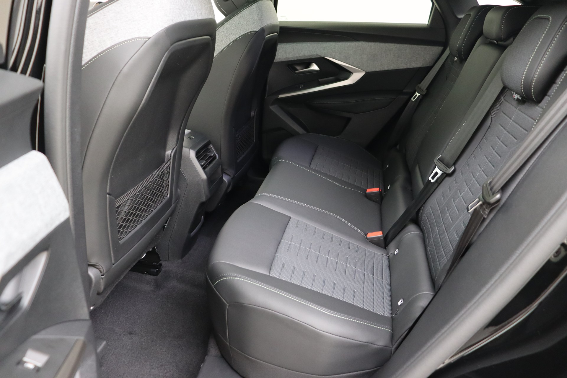 PEUGEOT 3008 Hybrid 145ch e-DSC6 GT