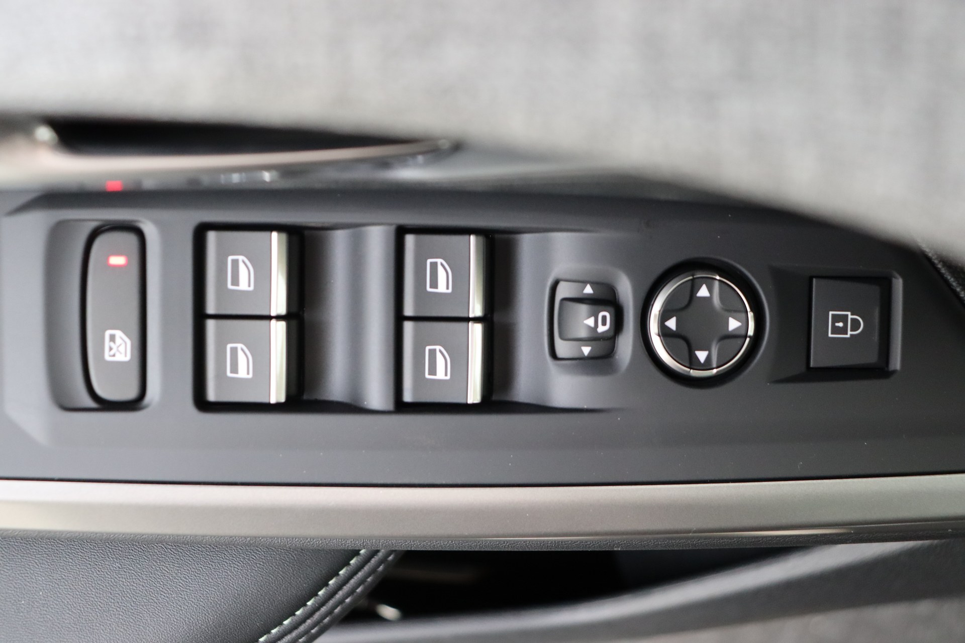 PEUGEOT 3008 Hybrid 145ch e-DSC6 GT