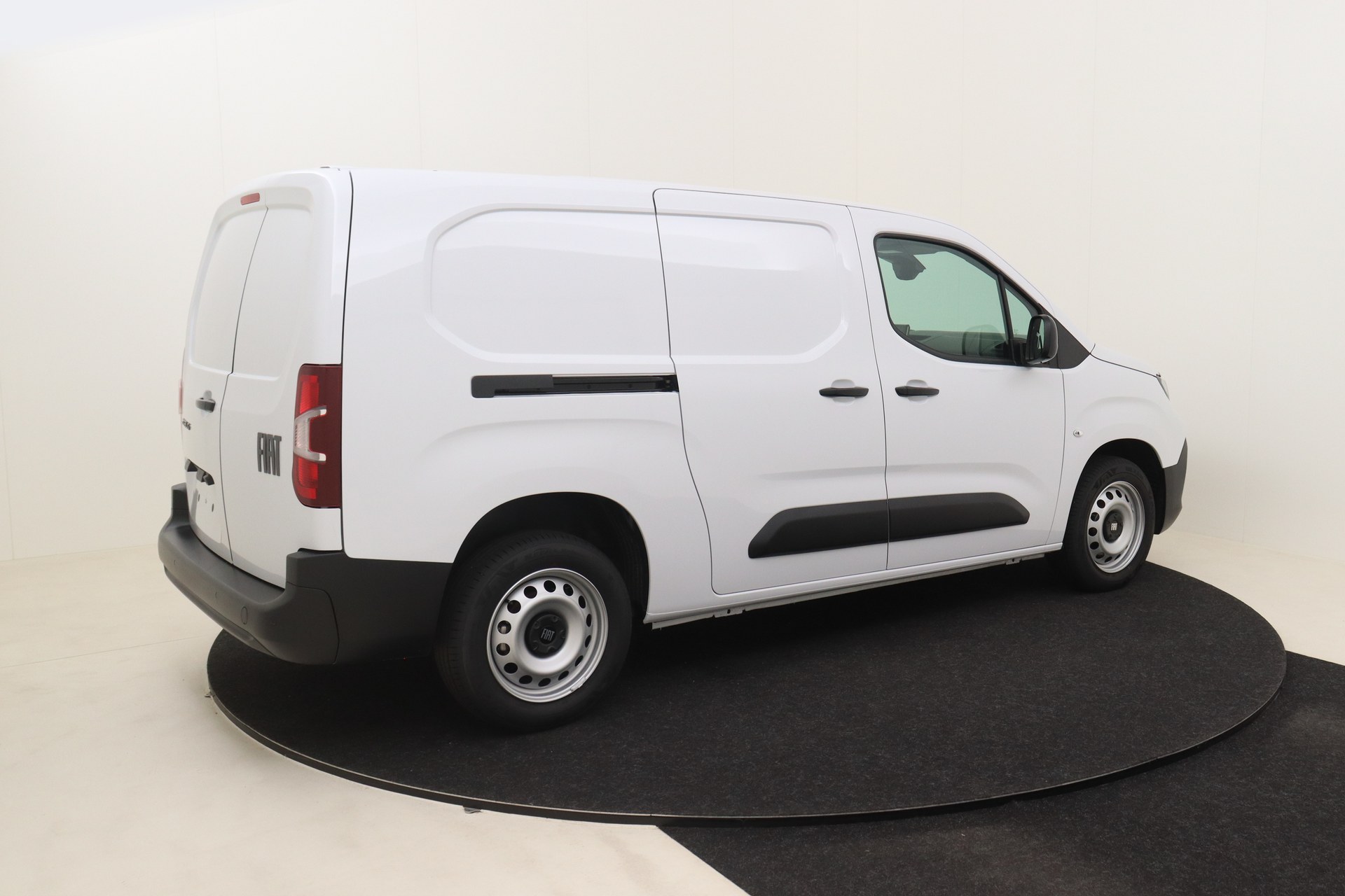 FIAT DOBLO 1.5 BlueHDI 130ch AT8 New Van LWB Club