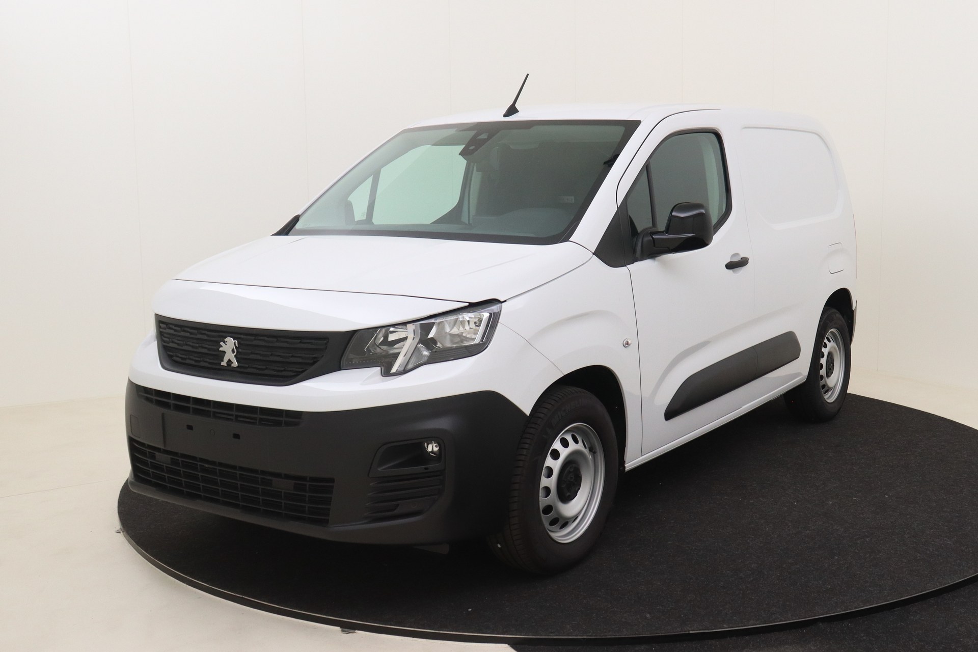 PEUGEOT E-PARTNER 50 KWh Standard Heavy