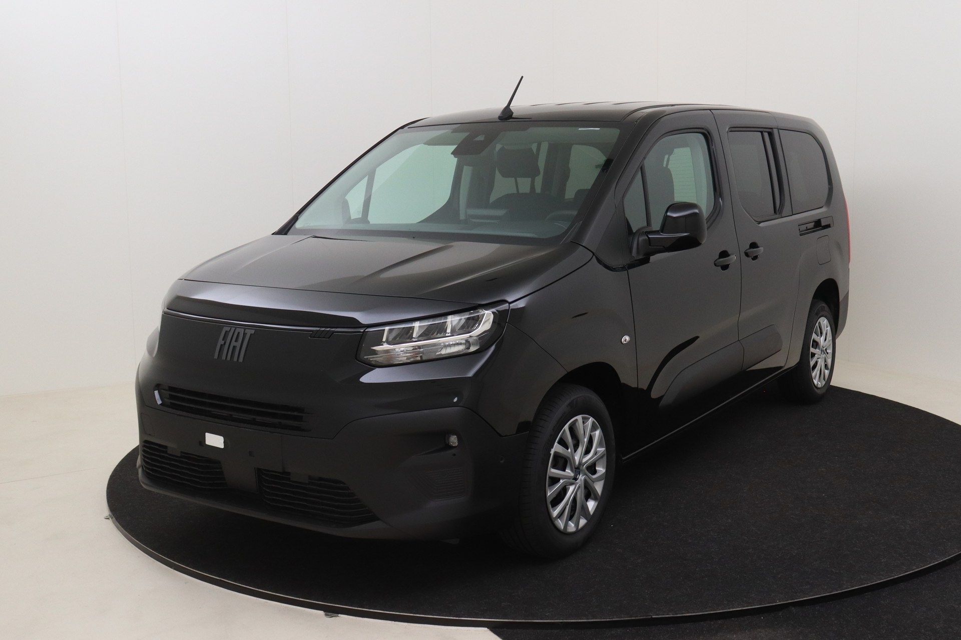 FIAT DOBLO 1.5 BlueHDI 130hp AT8 Combi LWB M1 Feel