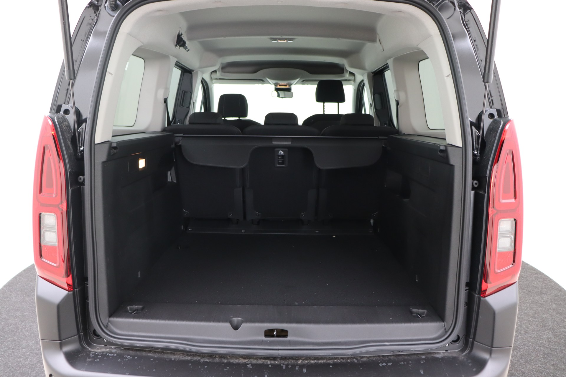 FIAT DOBLO 1.5 BlueHDI 130hp AT8 Combi LWB M1 Feel