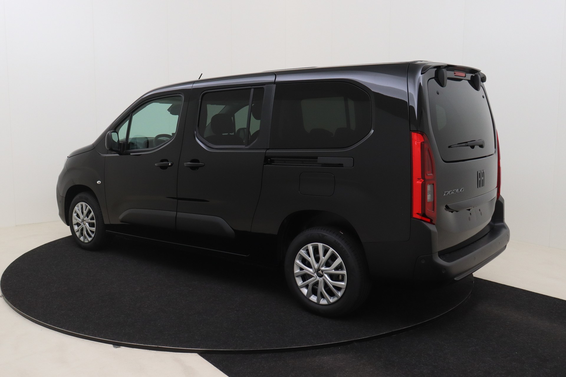FIAT DOBLO 1.5 BlueHDI 130hp AT8 Combi LWB M1 Feel