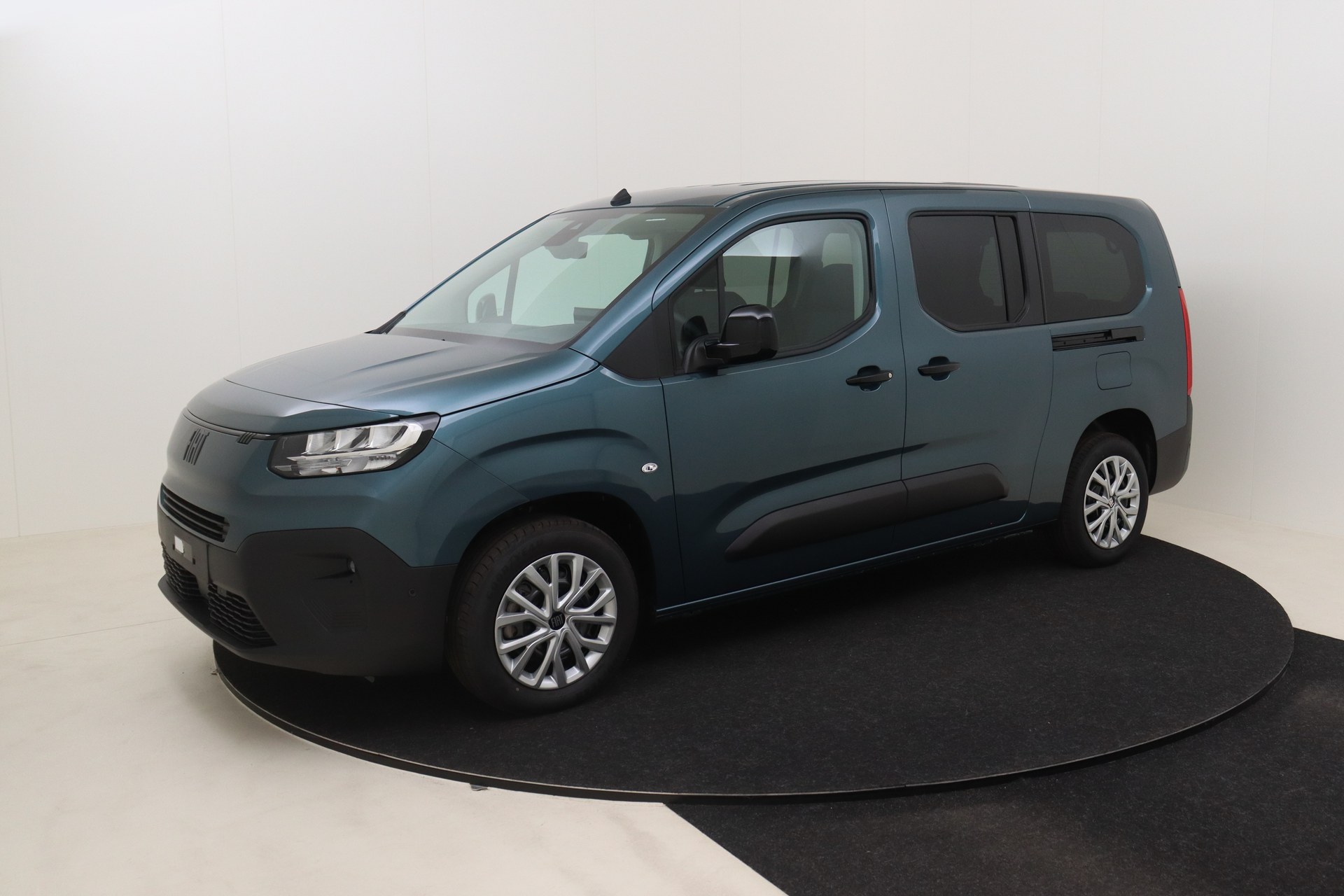 FIAT DOBLO 1.5 BlueHDI 130hp AT8 Combi LWB M1 Feel