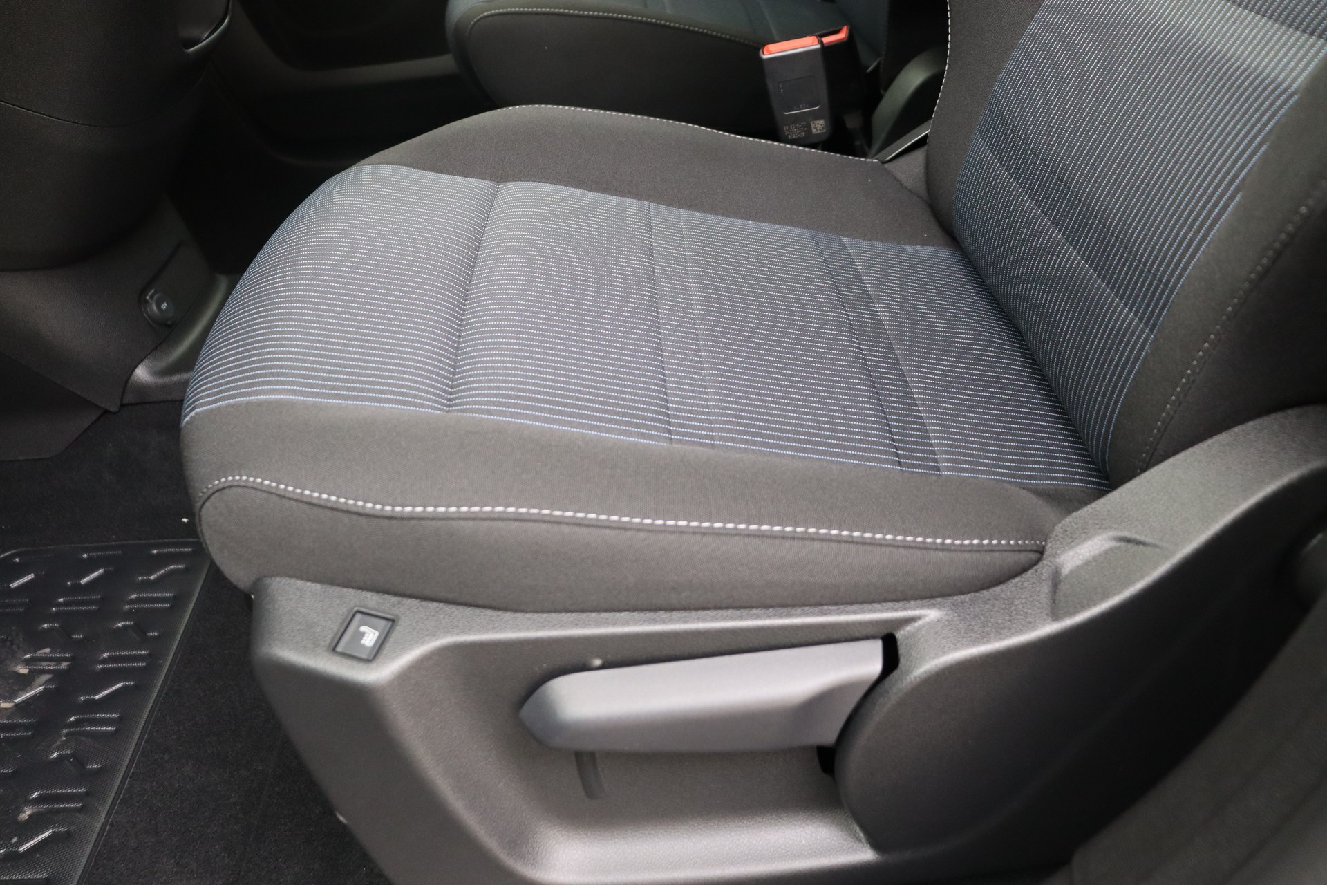 FIAT DOBLO 1.5 BlueHDI 130hp AT8 Combi LWB M1 Feel