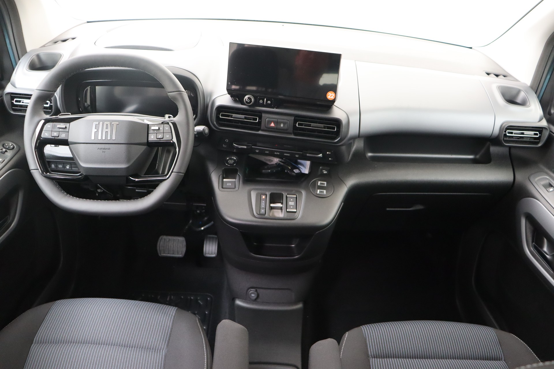 FIAT DOBLO 1.5 BlueHDI 130hp AT8 Combi LWB M1 Feel