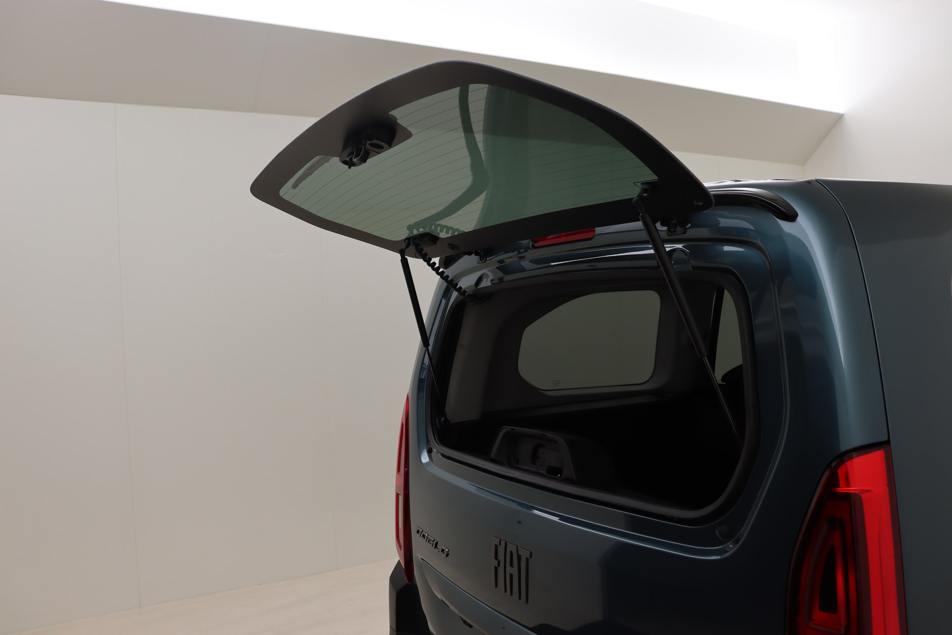 FIAT DOBLO 1.5 BlueHDI 130hp AT8 Combi LWB M1 Feel