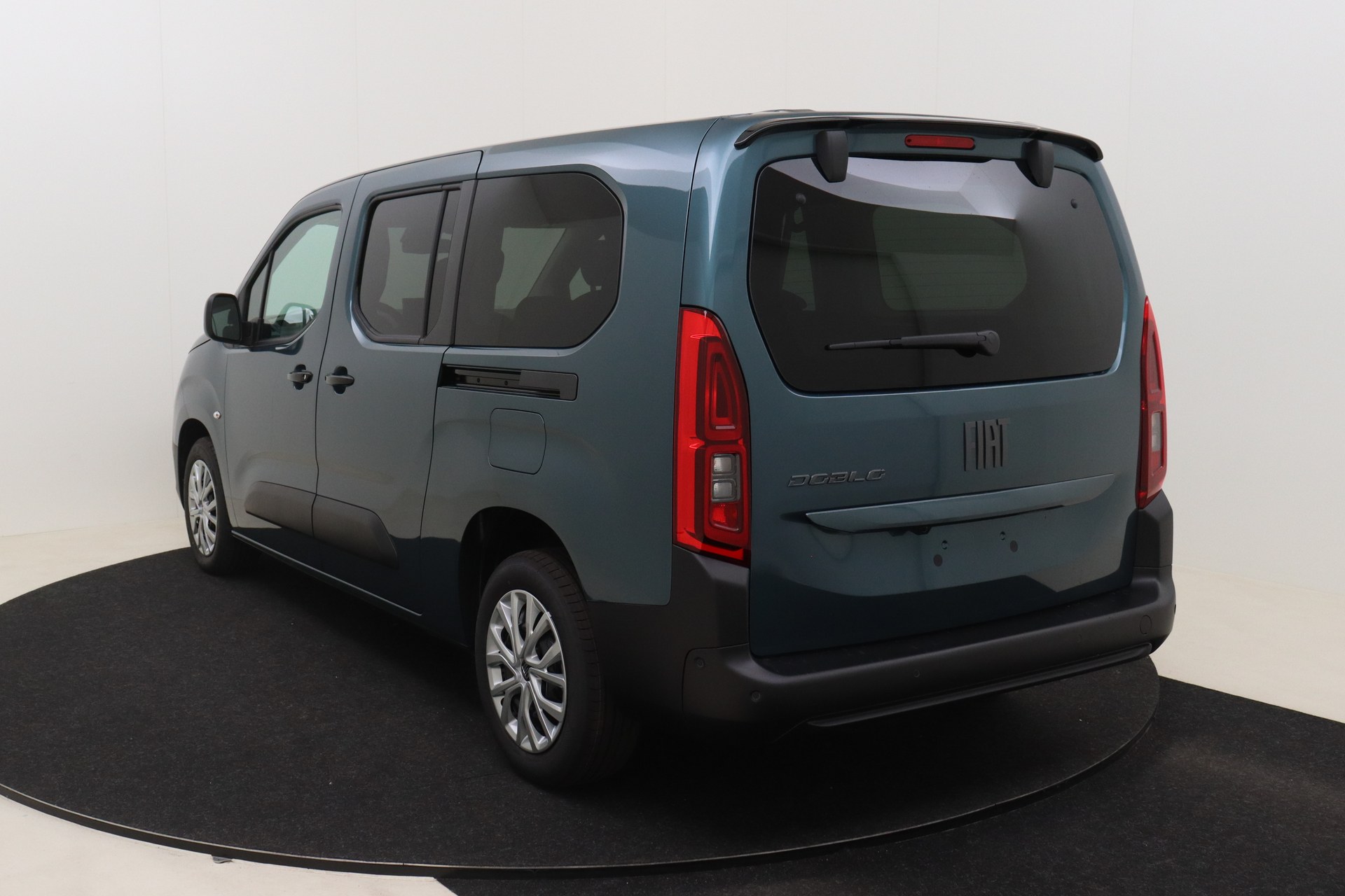 FIAT DOBLO 1.5 BlueHDI 130hp AT8 Combi LWB M1 Feel