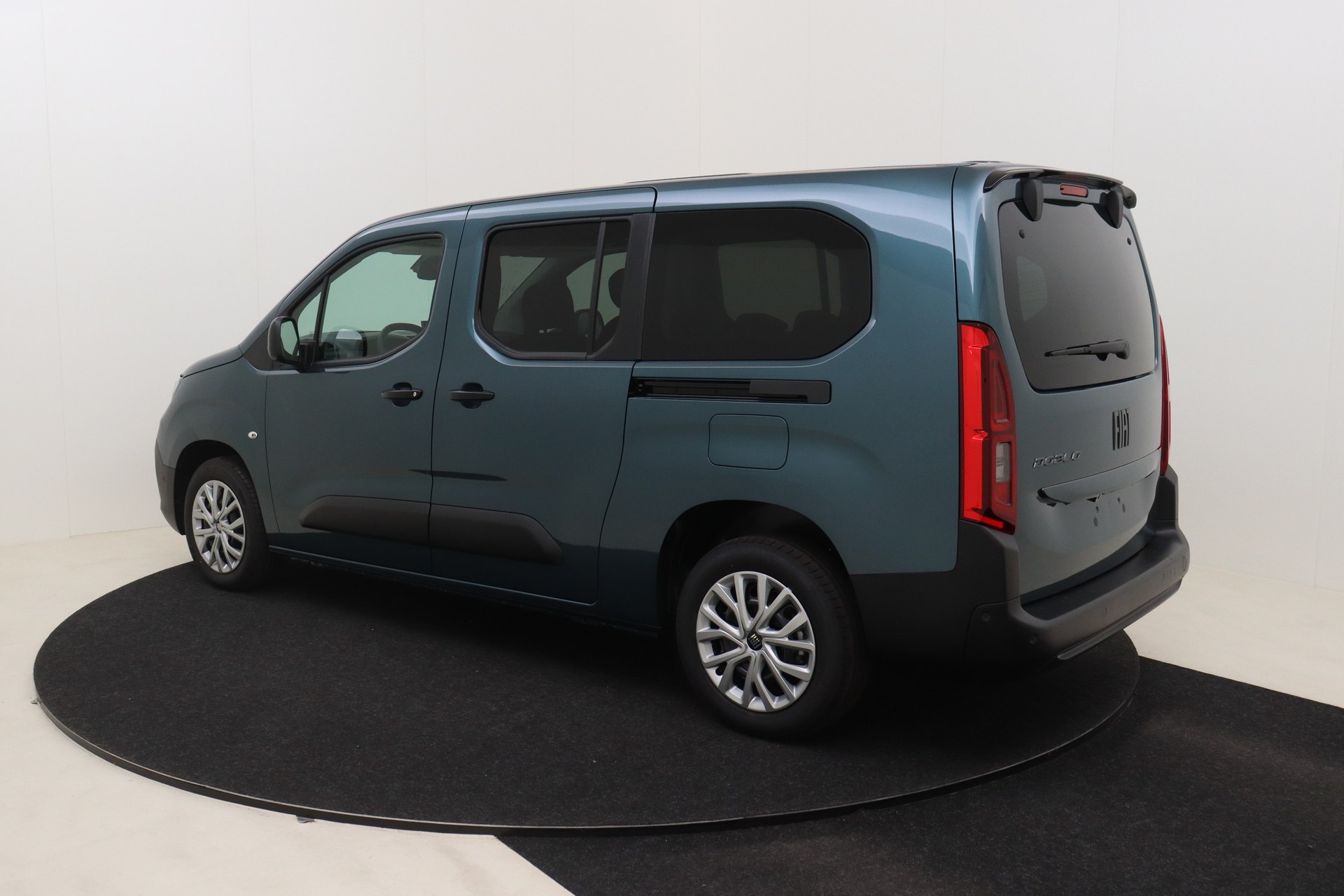 FIAT DOBLO 1.5 BlueHDI 130hp AT8 Combi LWB M1 Feel